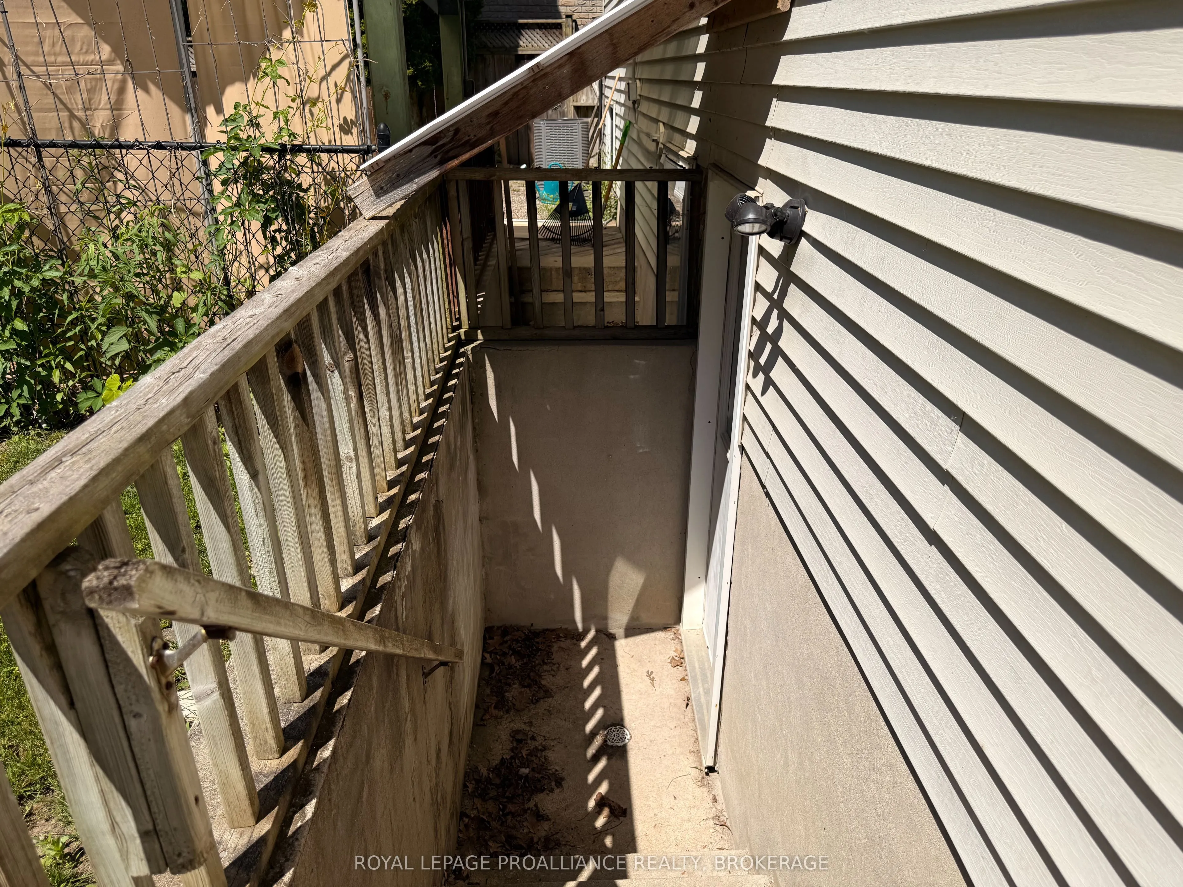 614 Barnsley Crescent