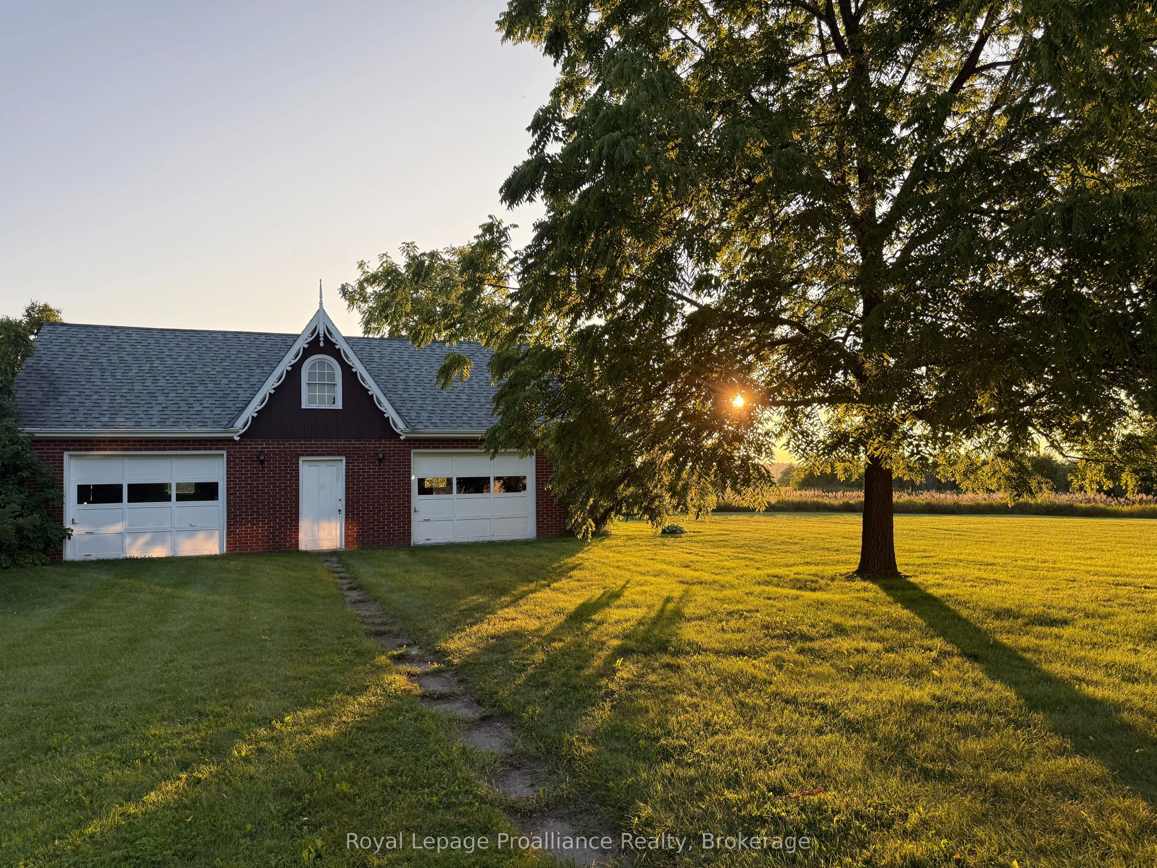 1285 Brealey Drive