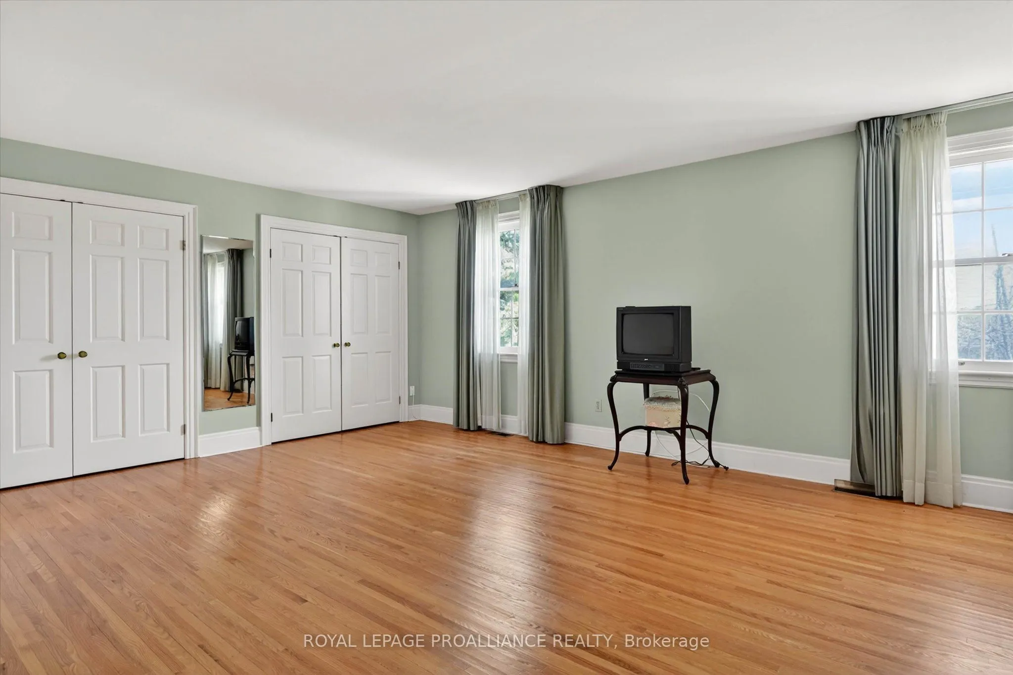 1285 Brealey Drive