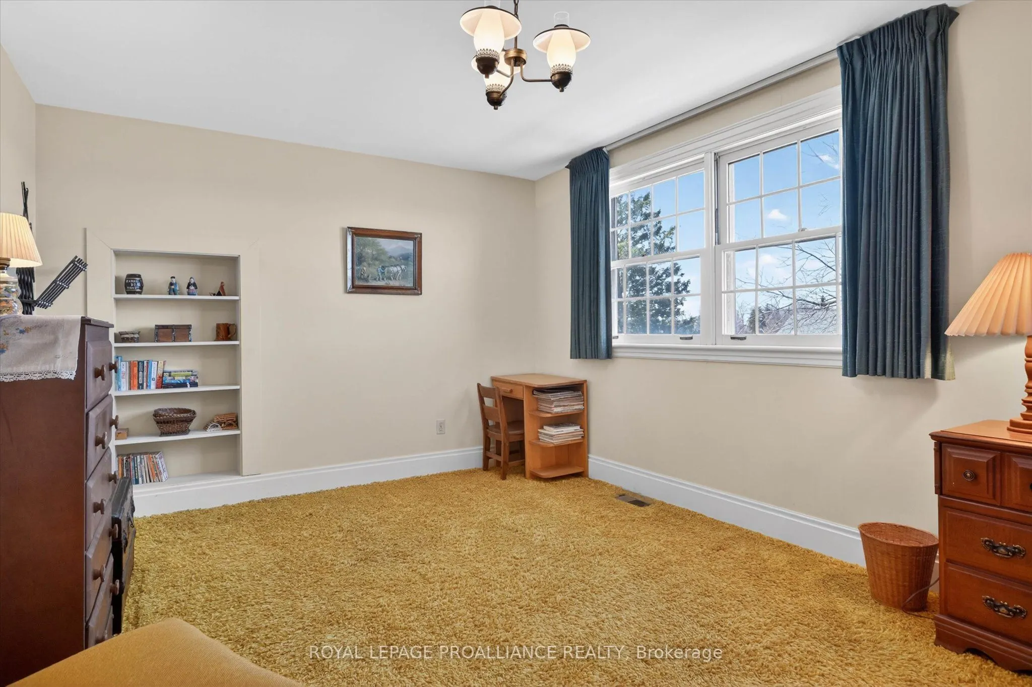1285 Brealey Drive