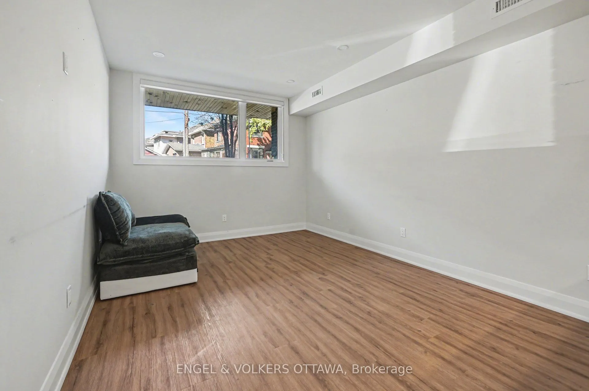35 Monk Street #1