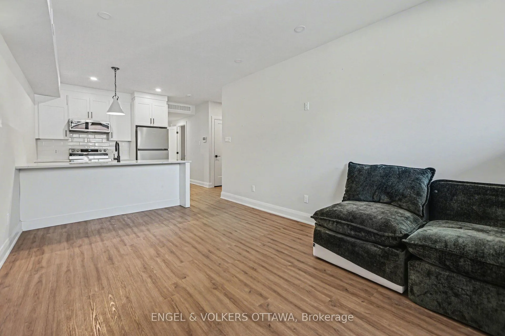 35 Monk Street #1
