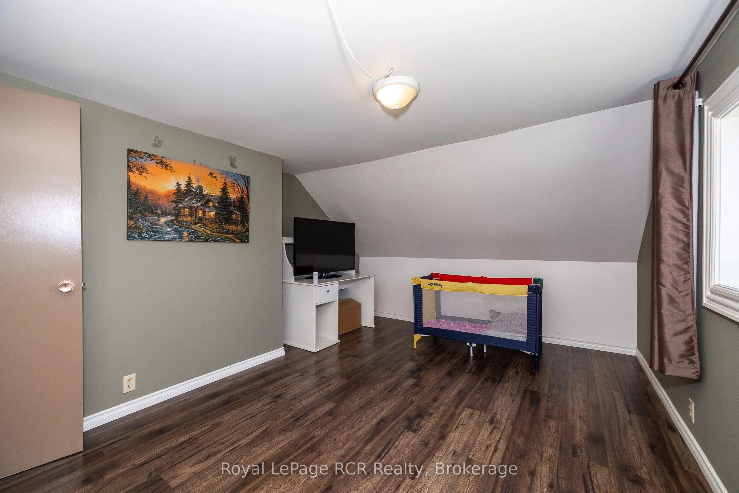 177569 Grey 18 Road