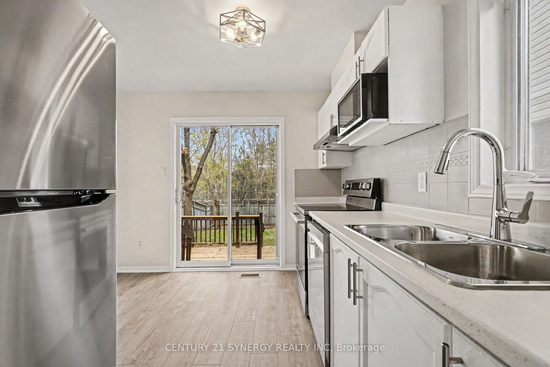 54 Meadowcroft Crescent