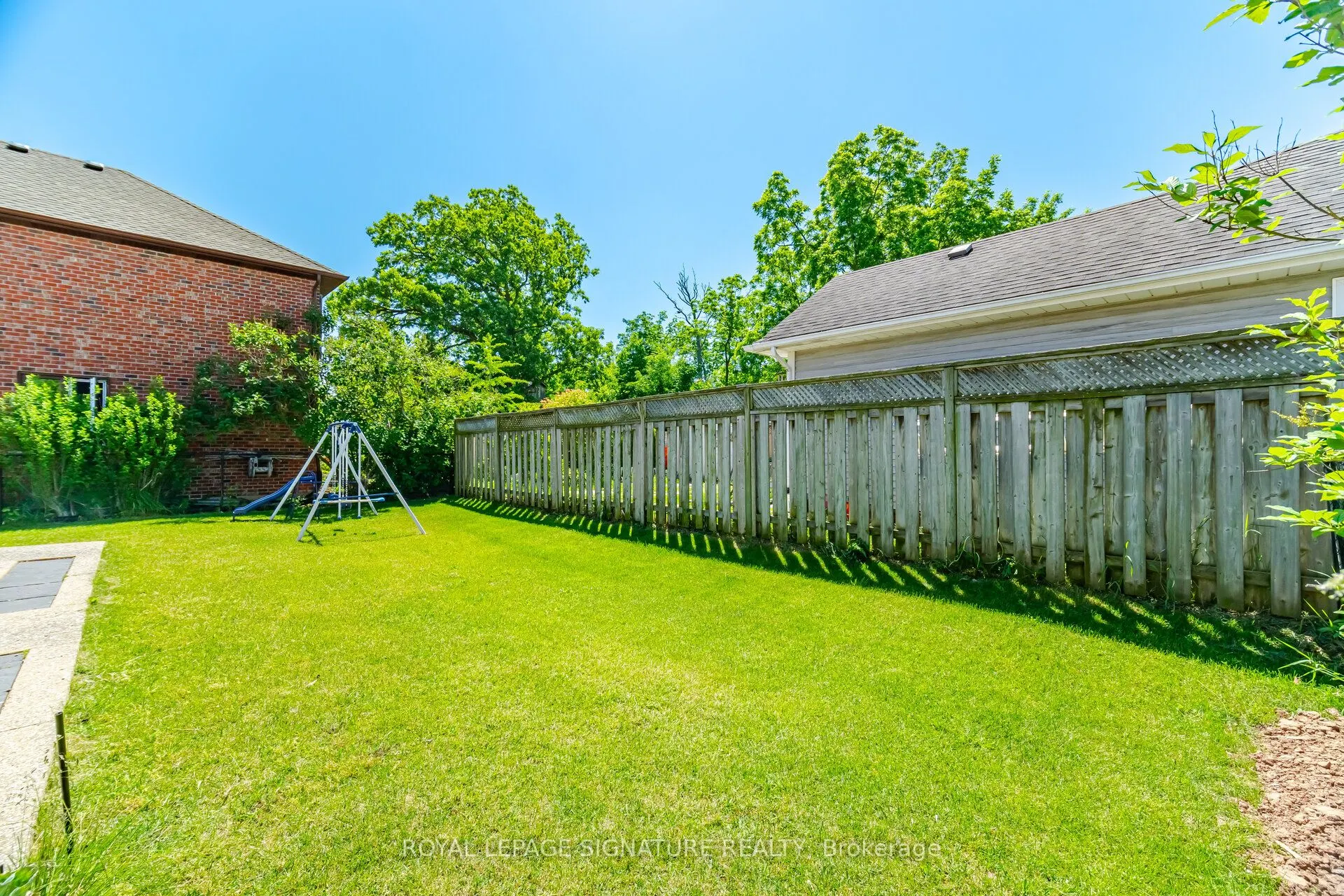5122 Meadowood Lane