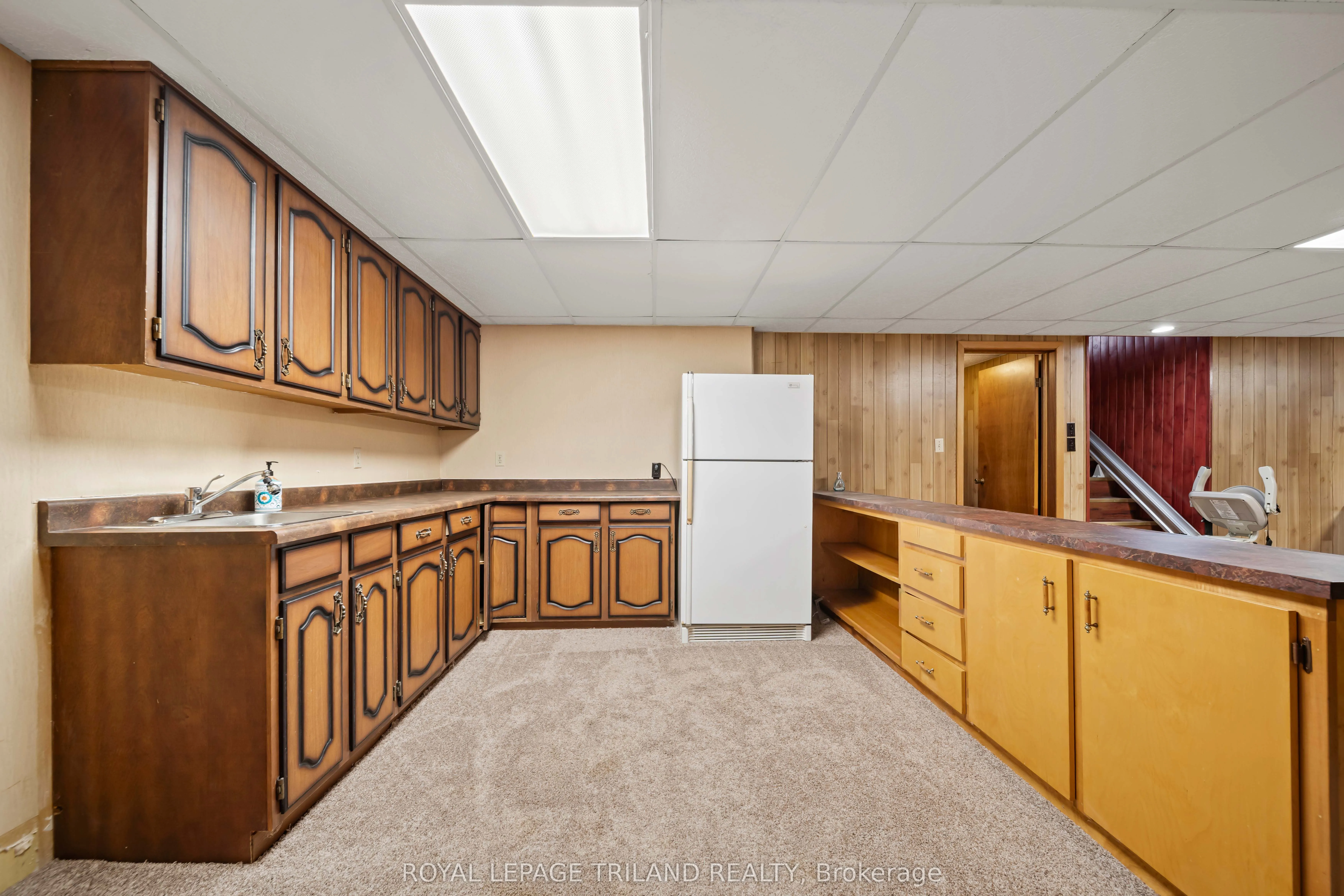 308 John Street S