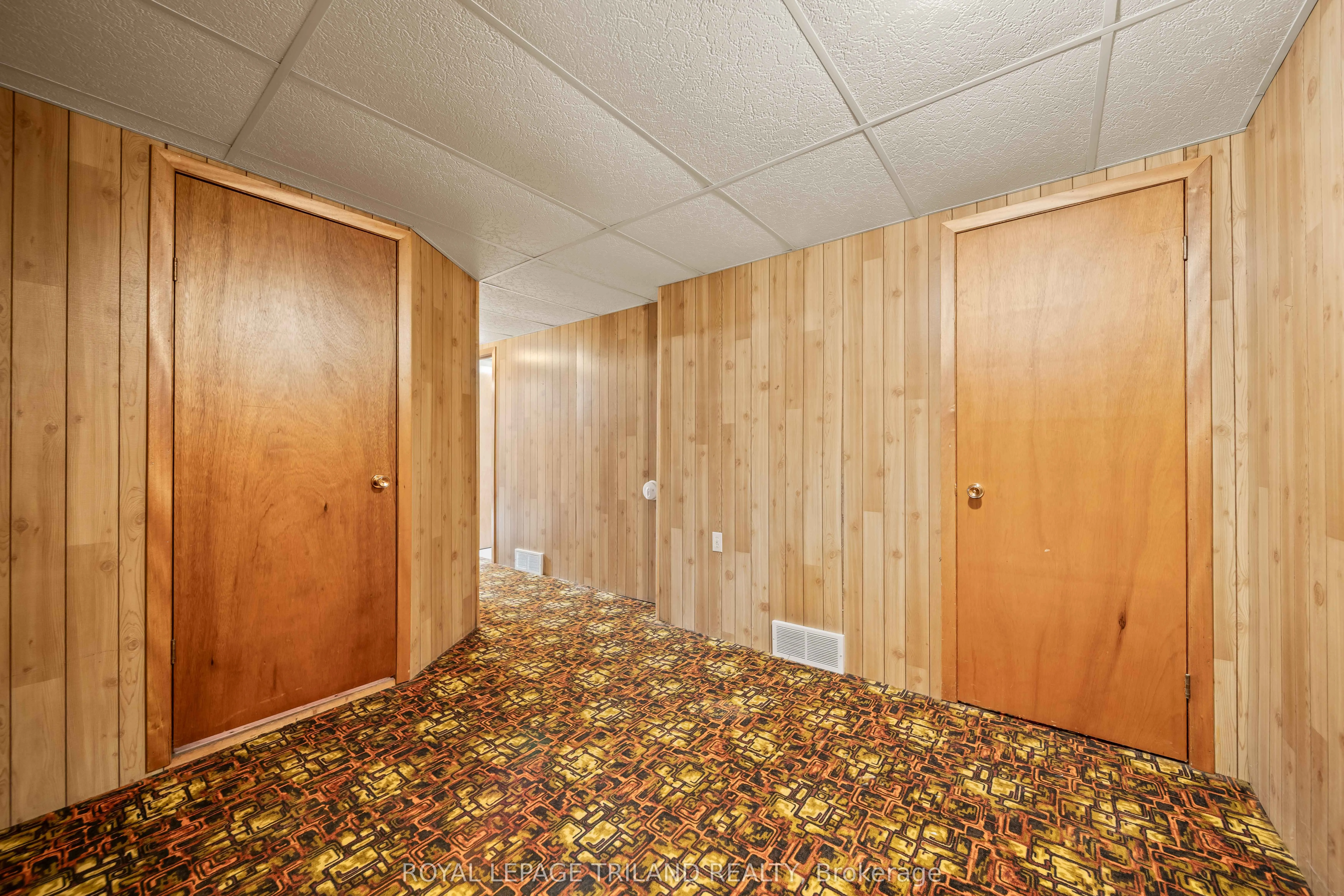 308 John Street S