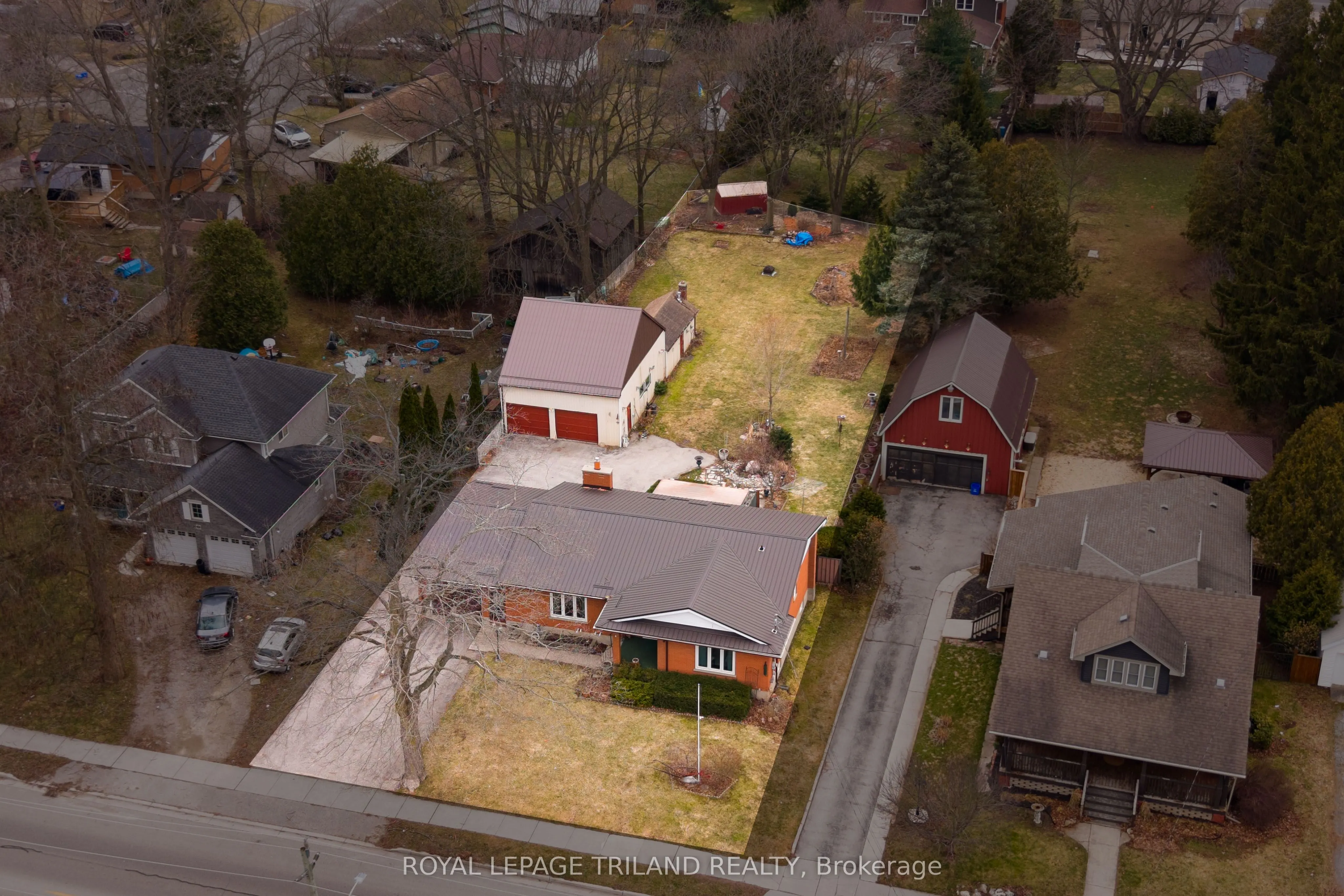 308 John Street S
