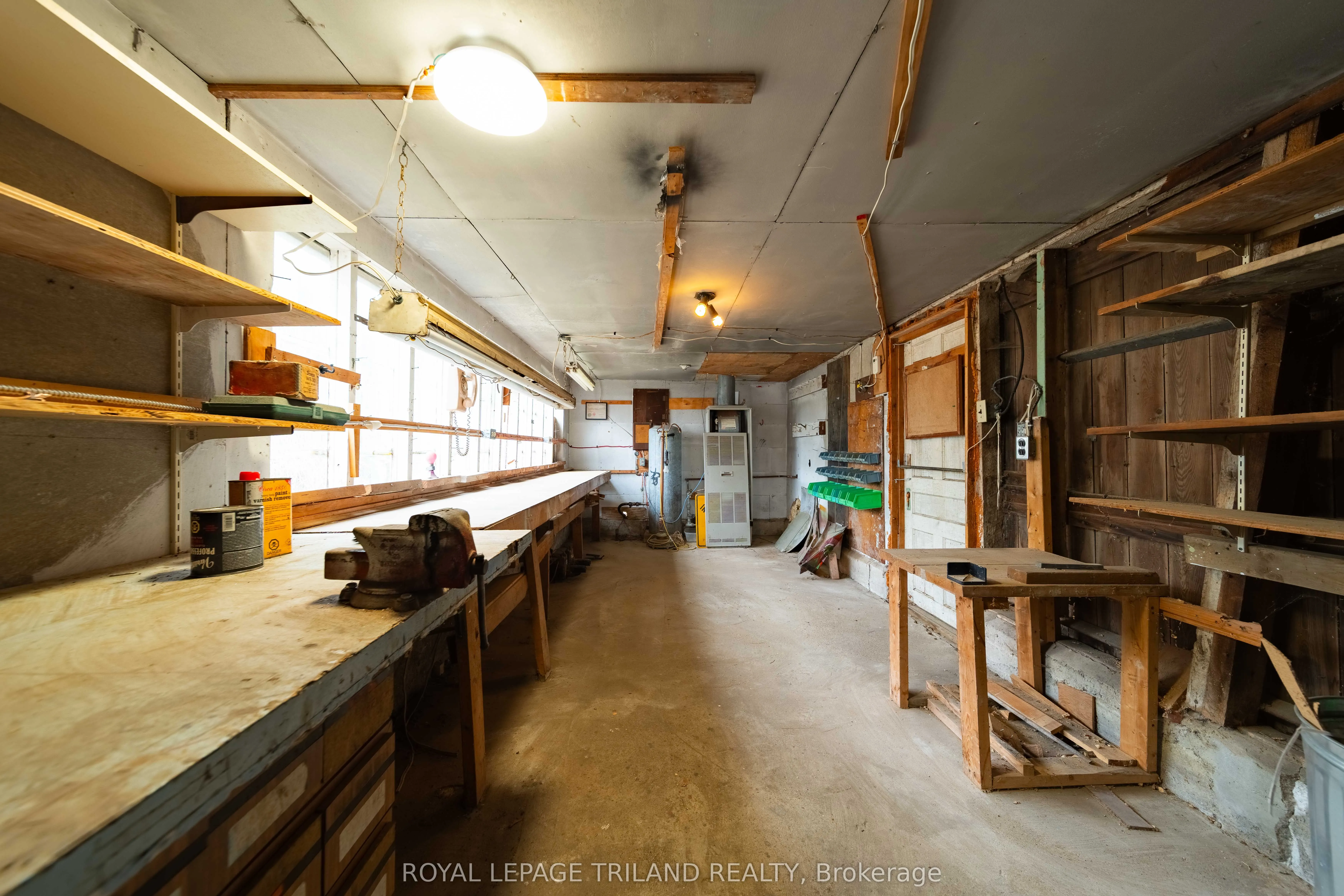 308 John Street S