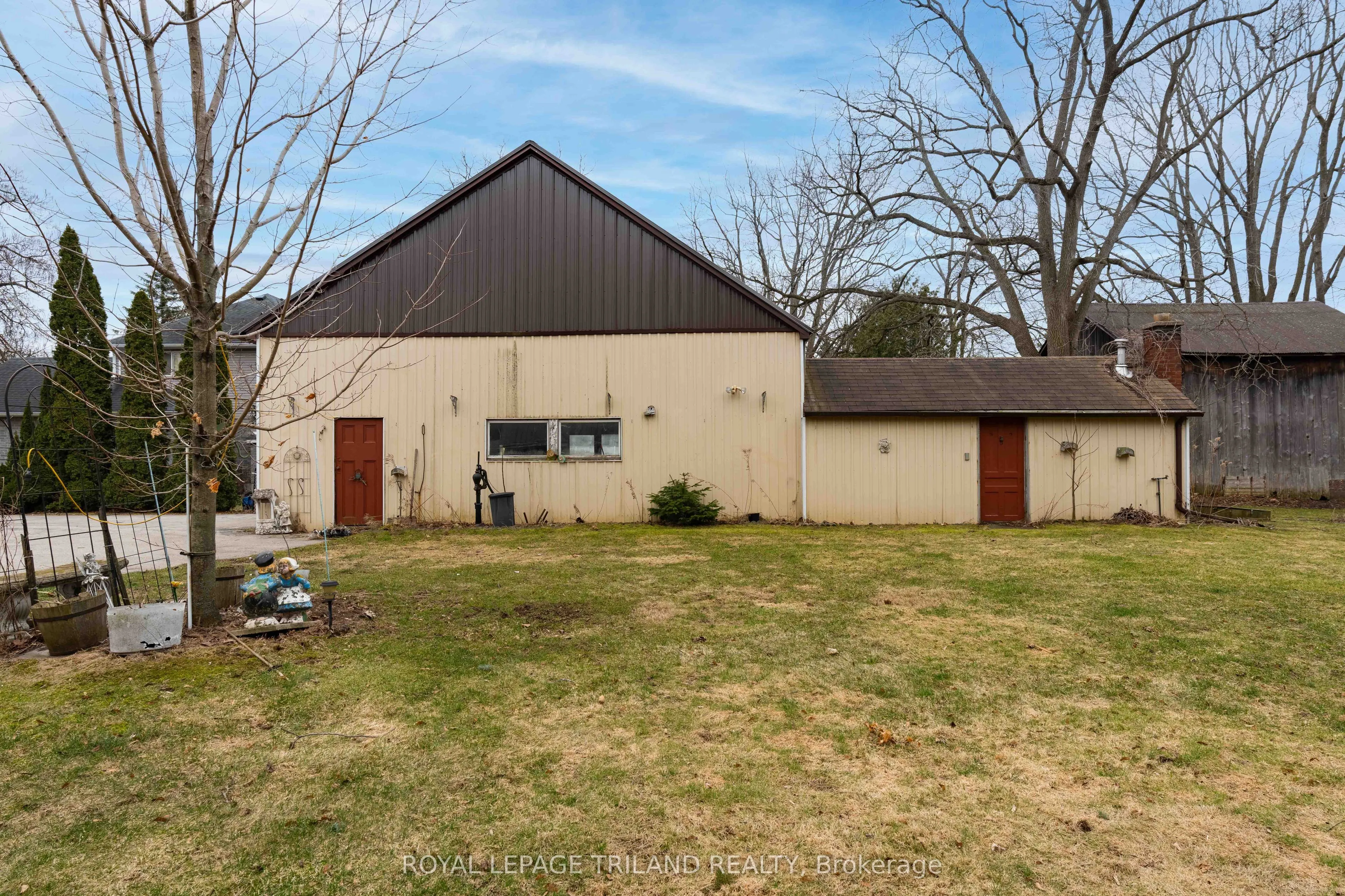 308 John Street S