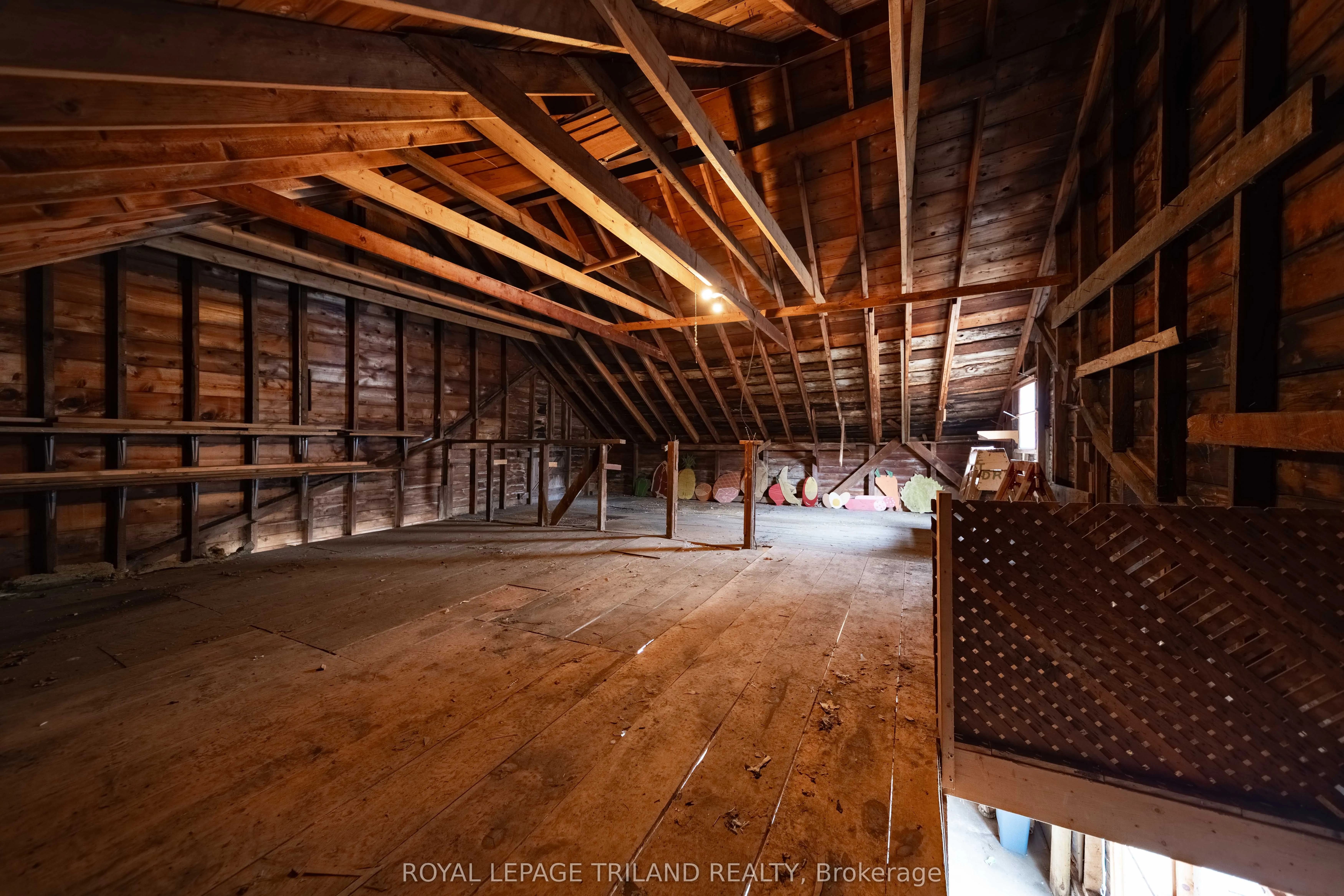 308 John Street S