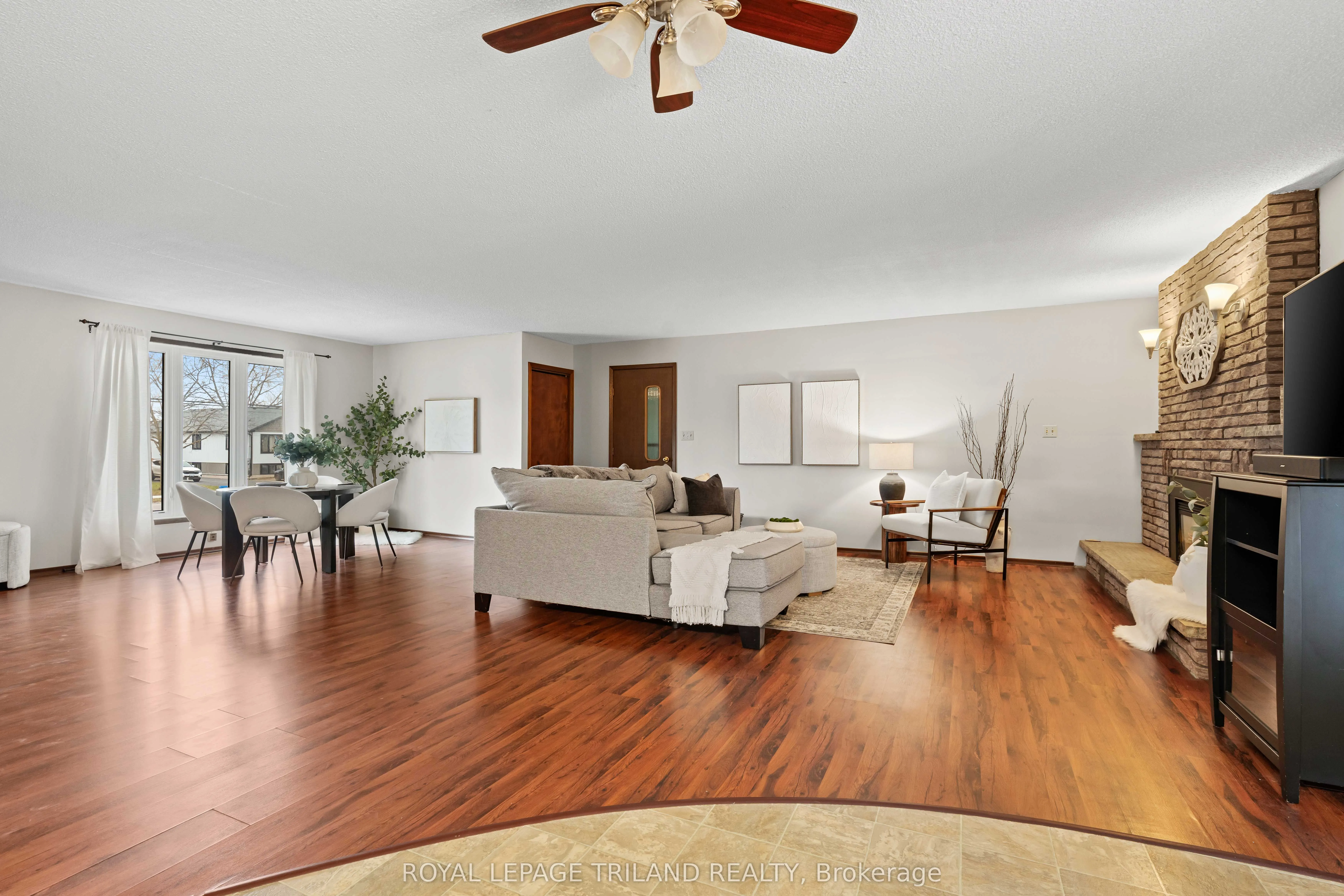 308 John Street S