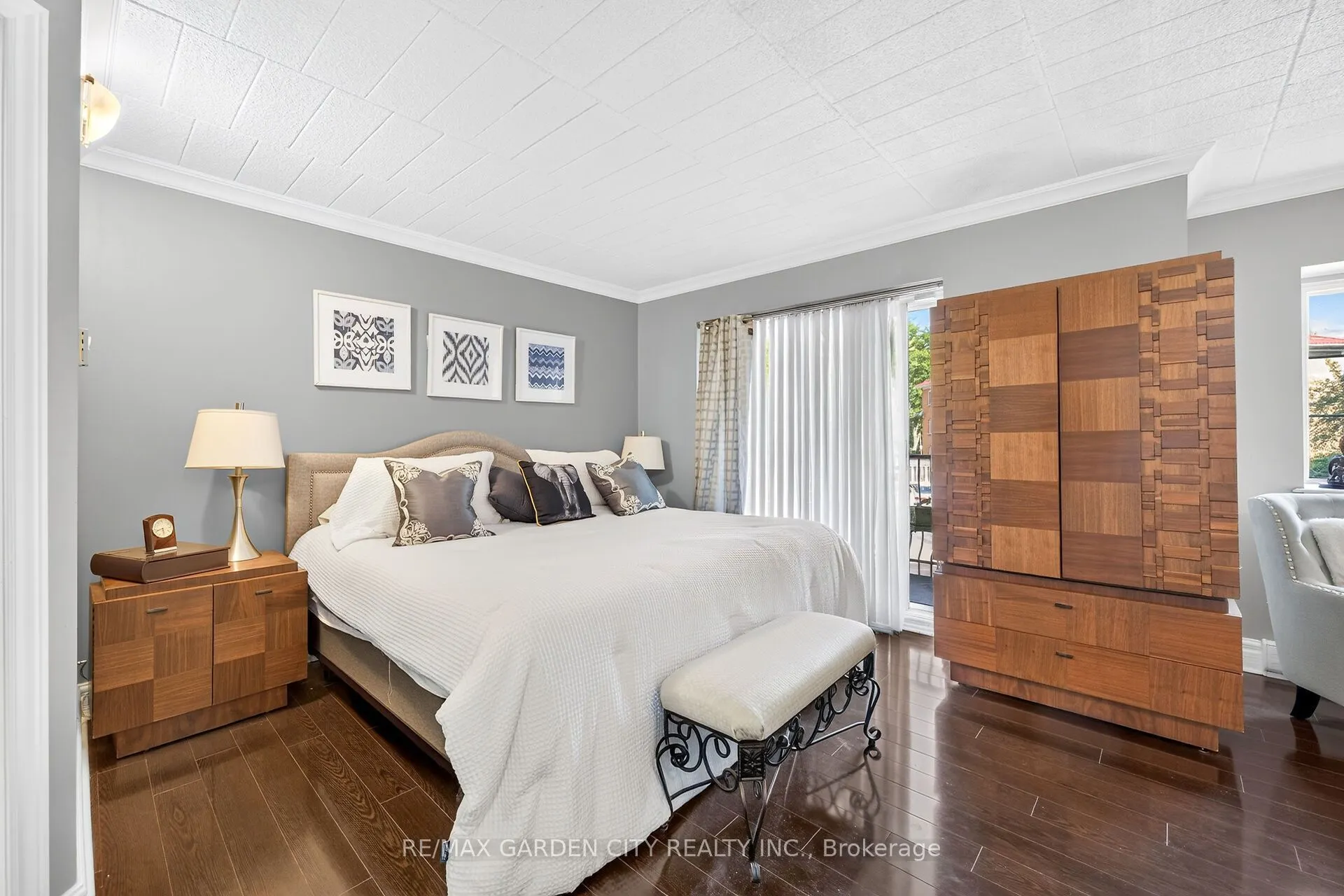 20 JOHN Street #205