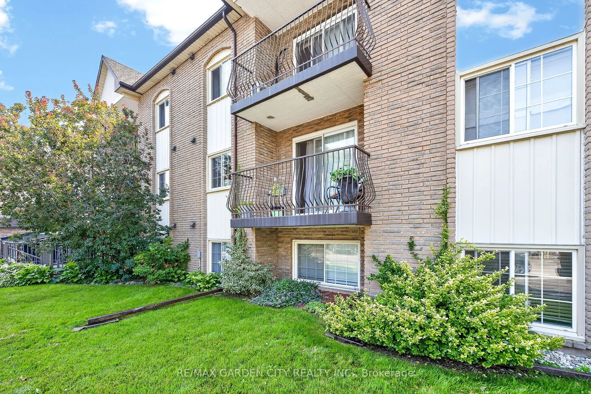 20 JOHN Street #205