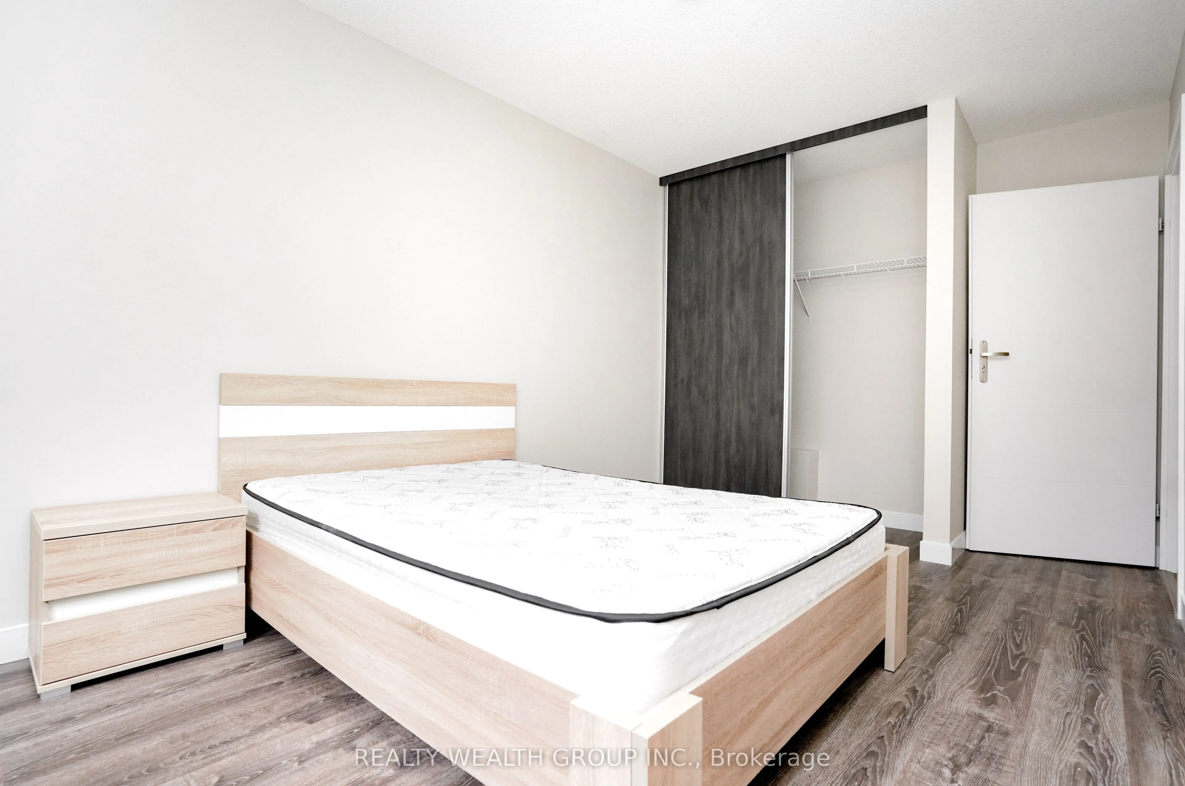 288 Albert Street #113