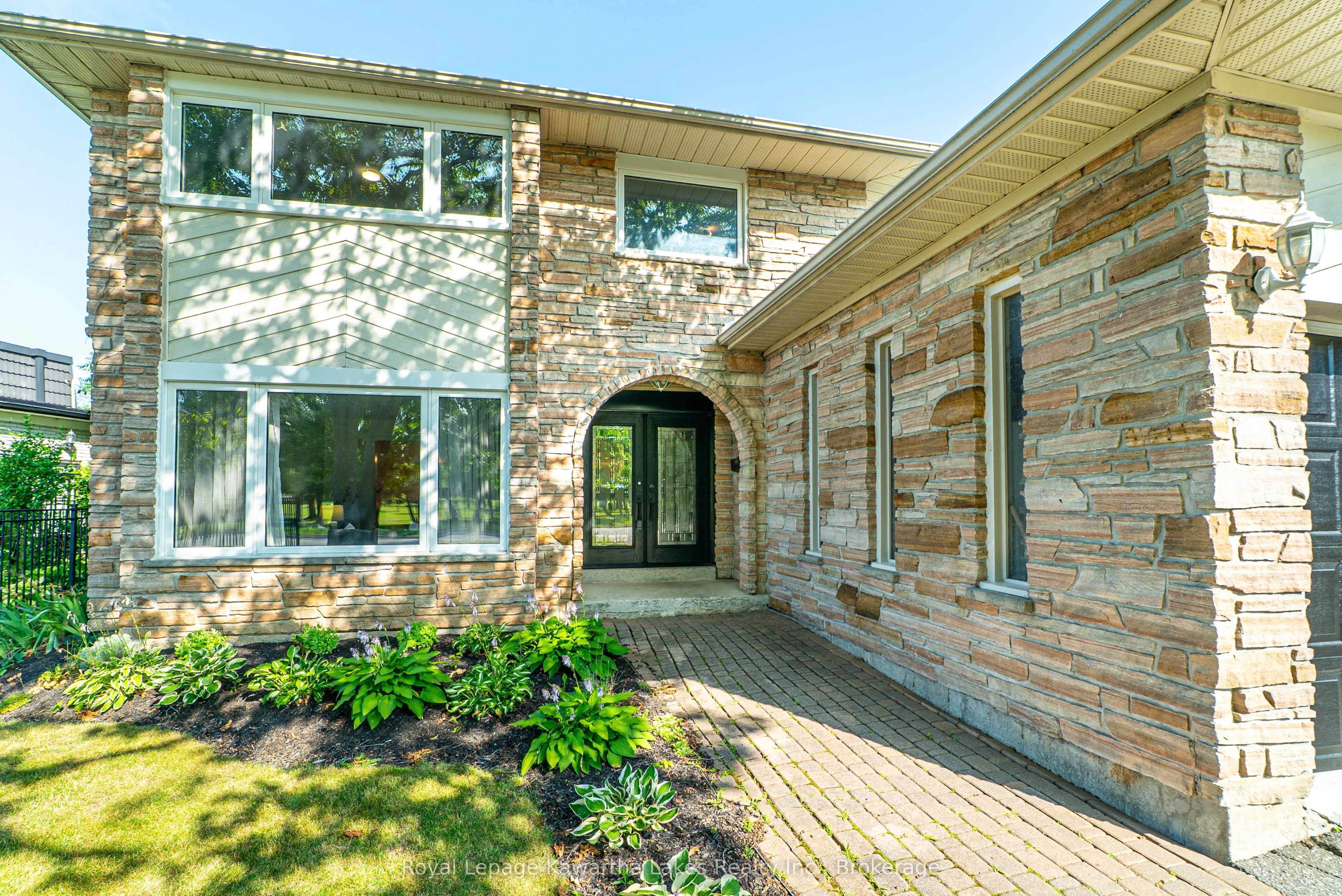 60 Sanderling Crescent