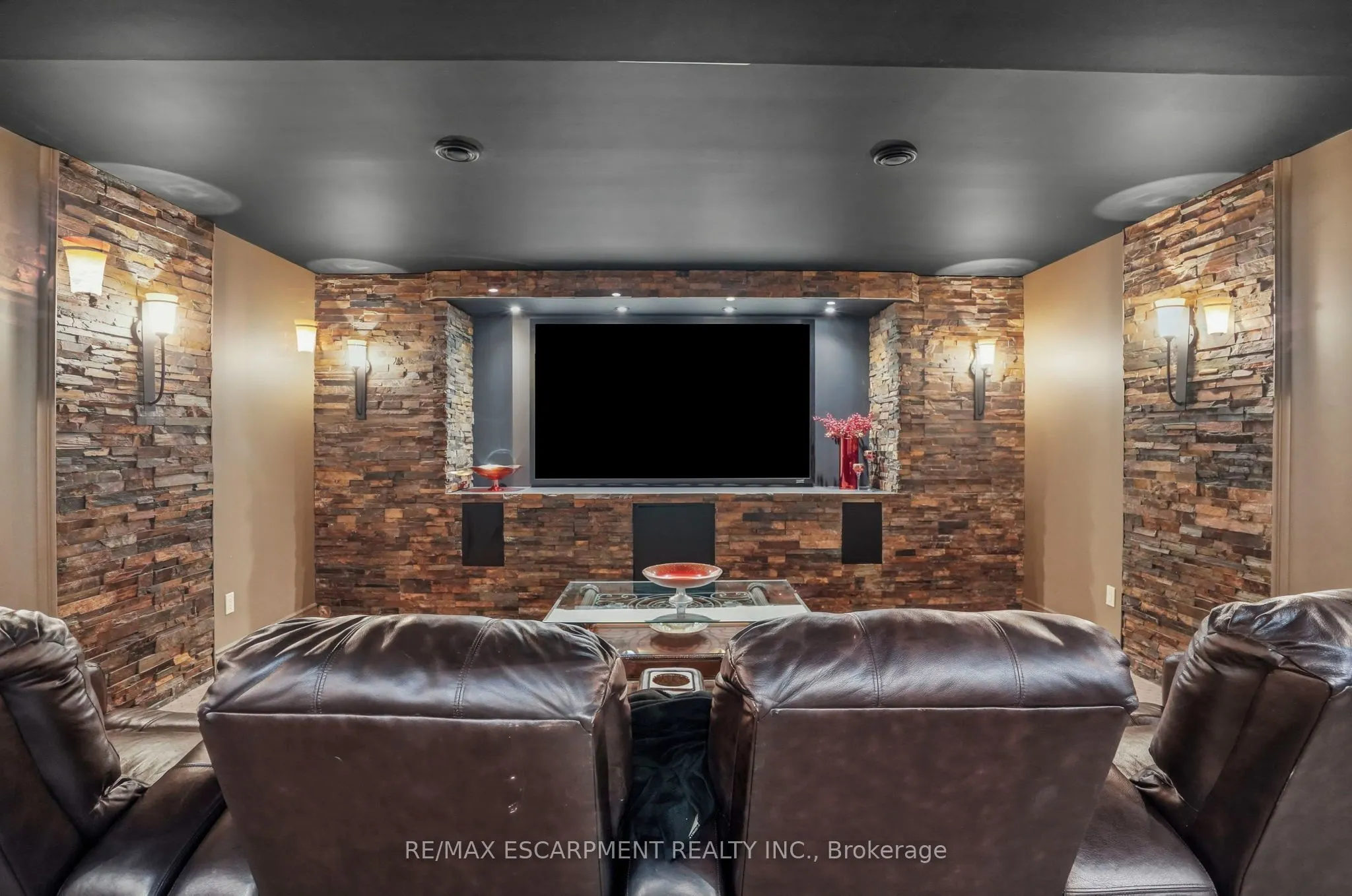 11 Palomino Drive