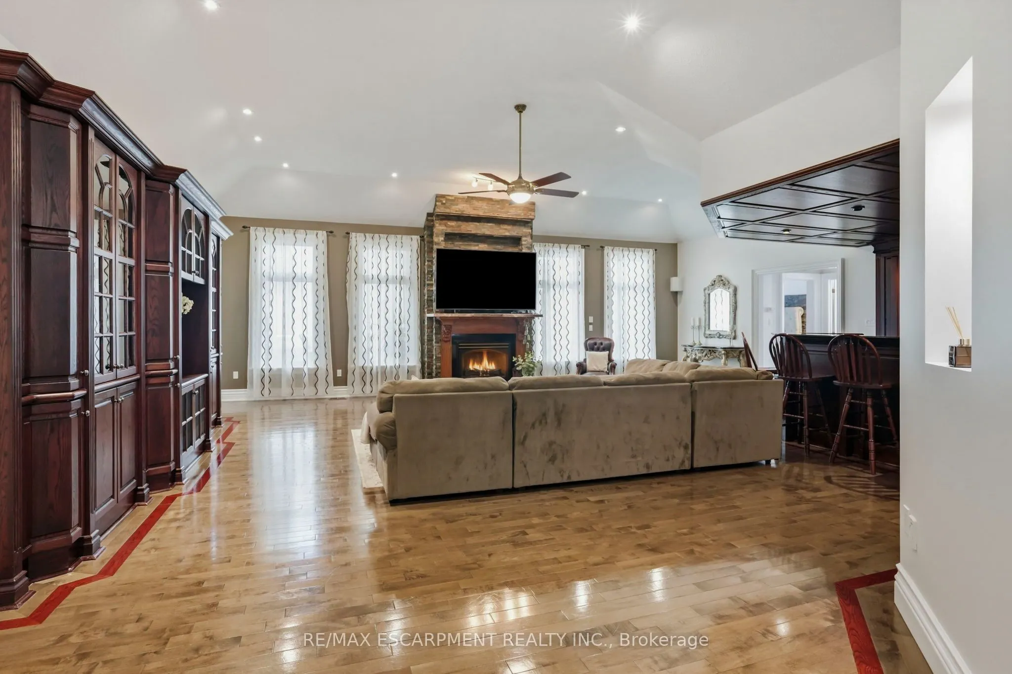 11 Palomino Drive