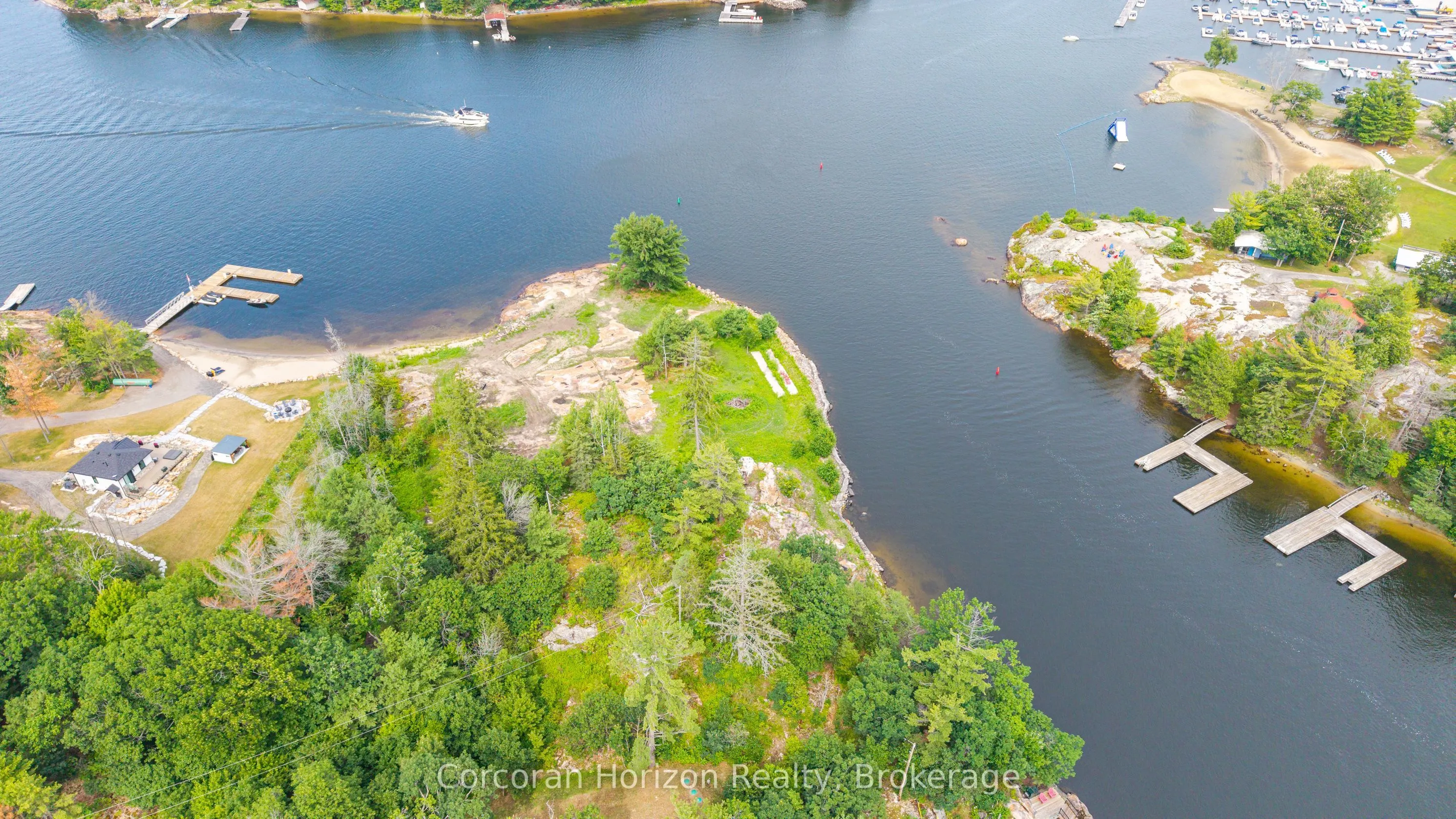 16 ISLAND 810/ROYAL ISLAND