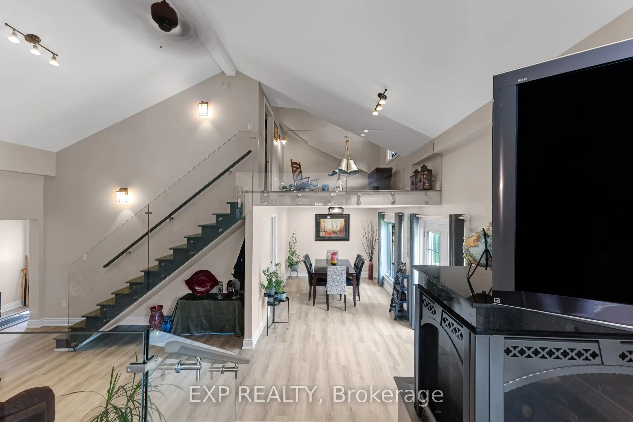 87 Superior Road