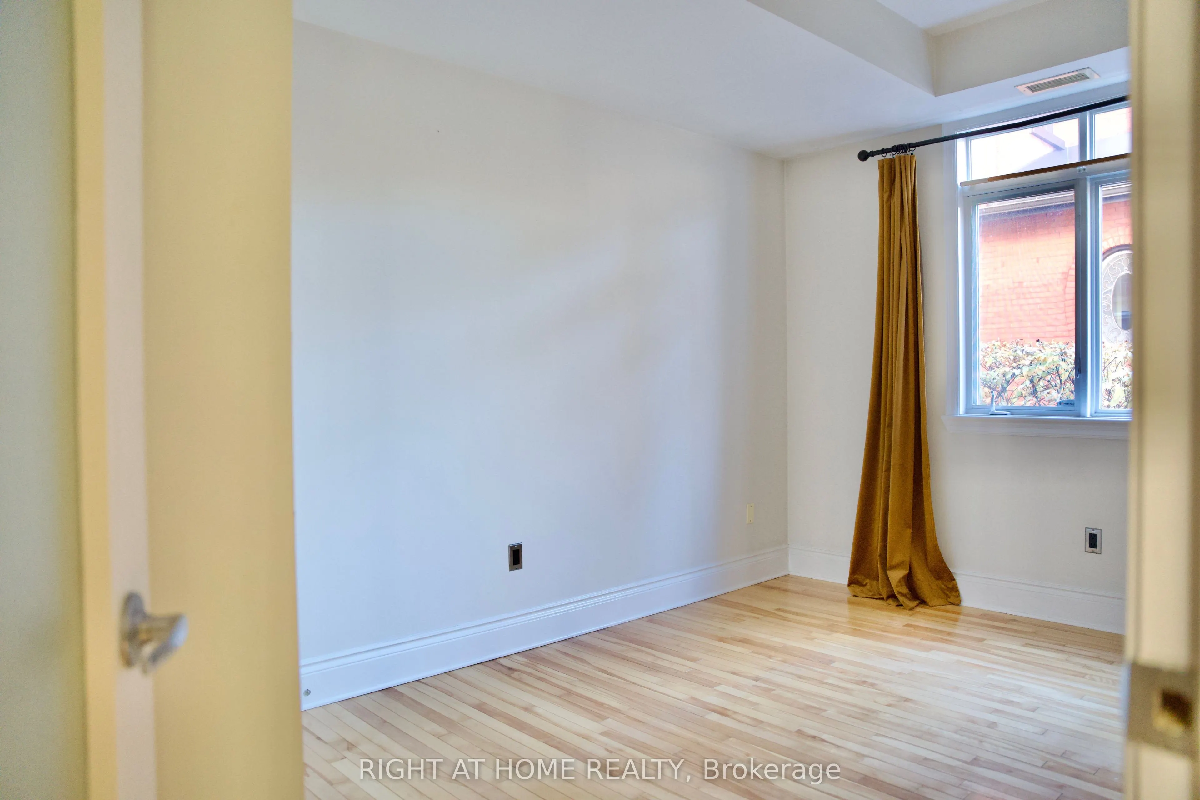 400 Mcleod Street #109
