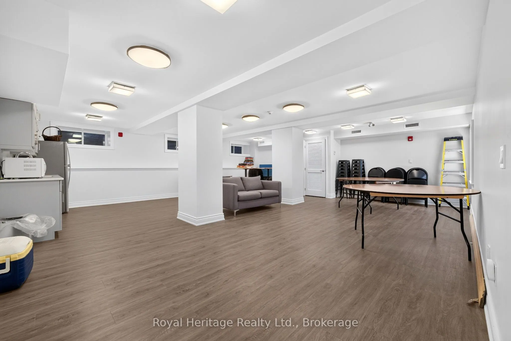 25 King Street #204