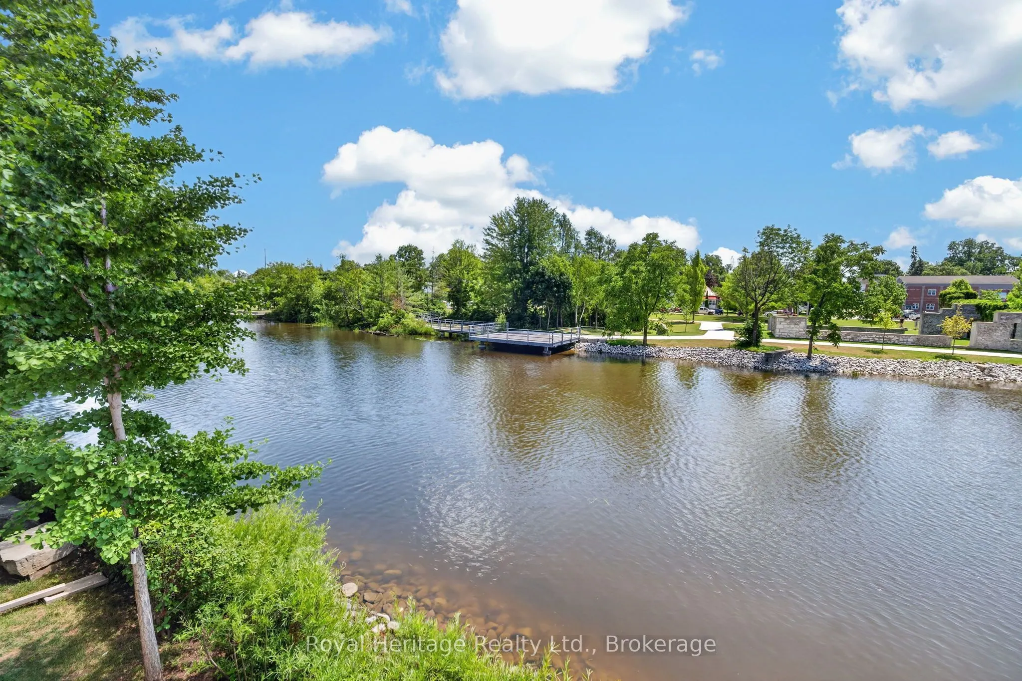 25 King Street #204