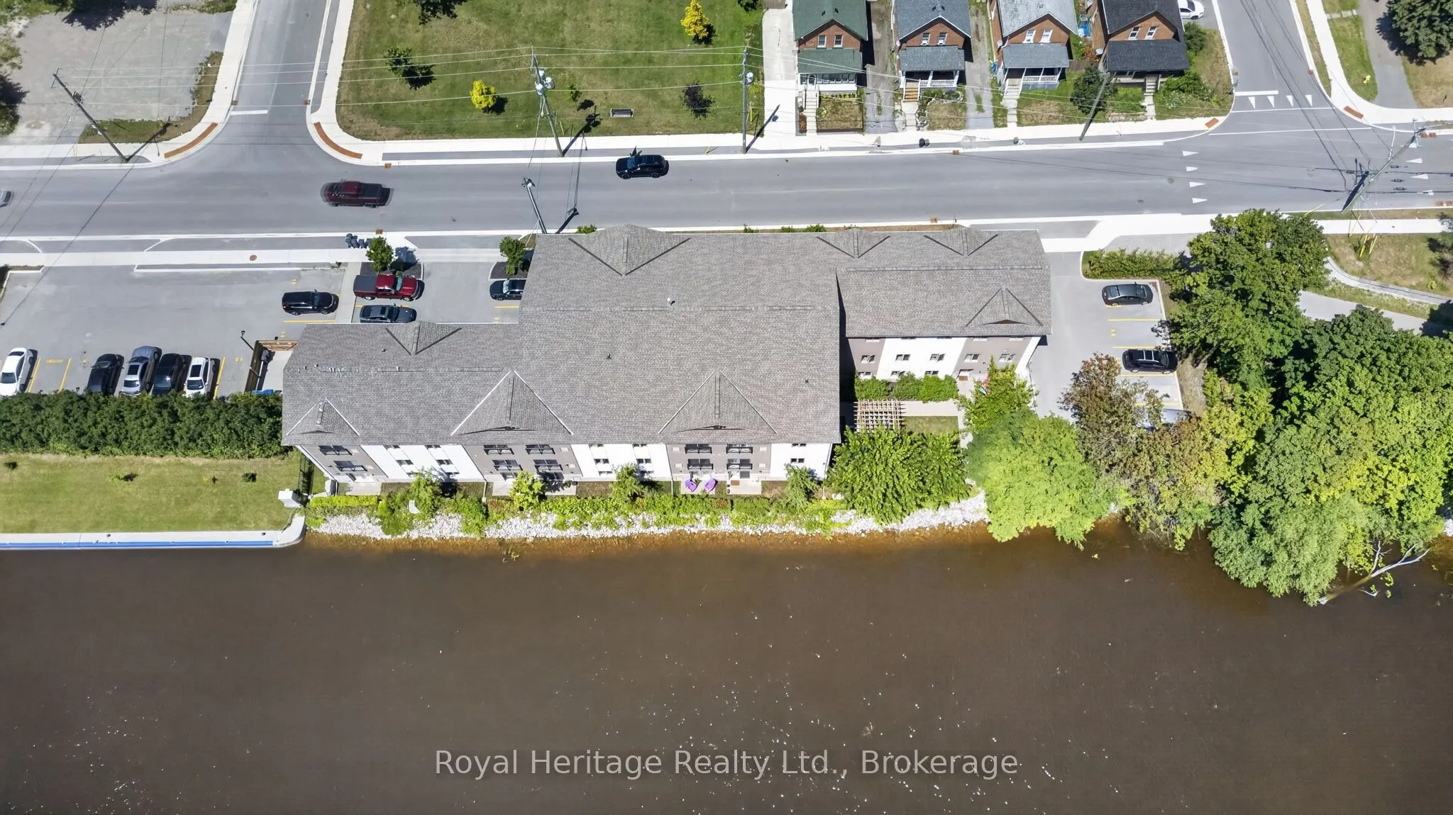 25 King Street #204