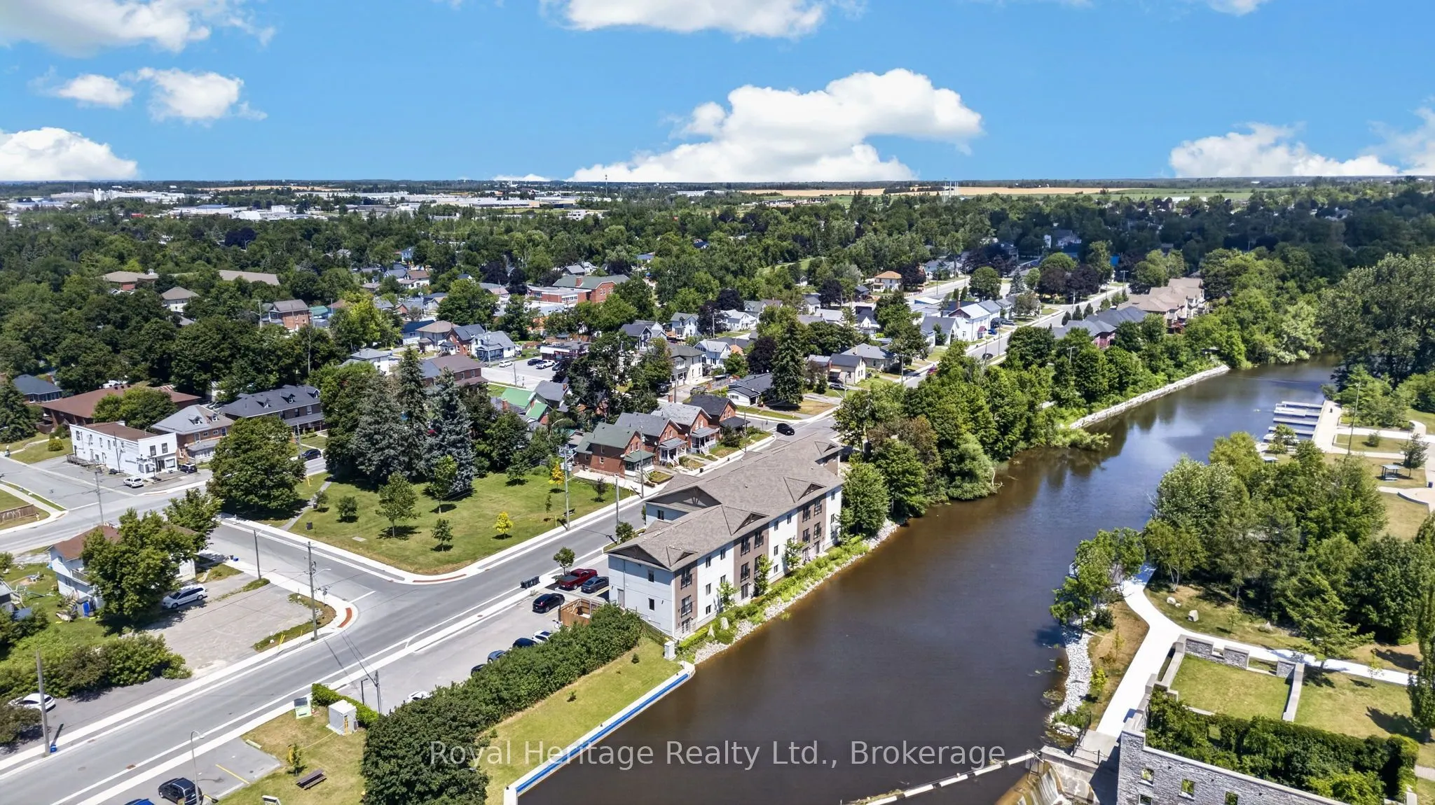 25 King Street #204