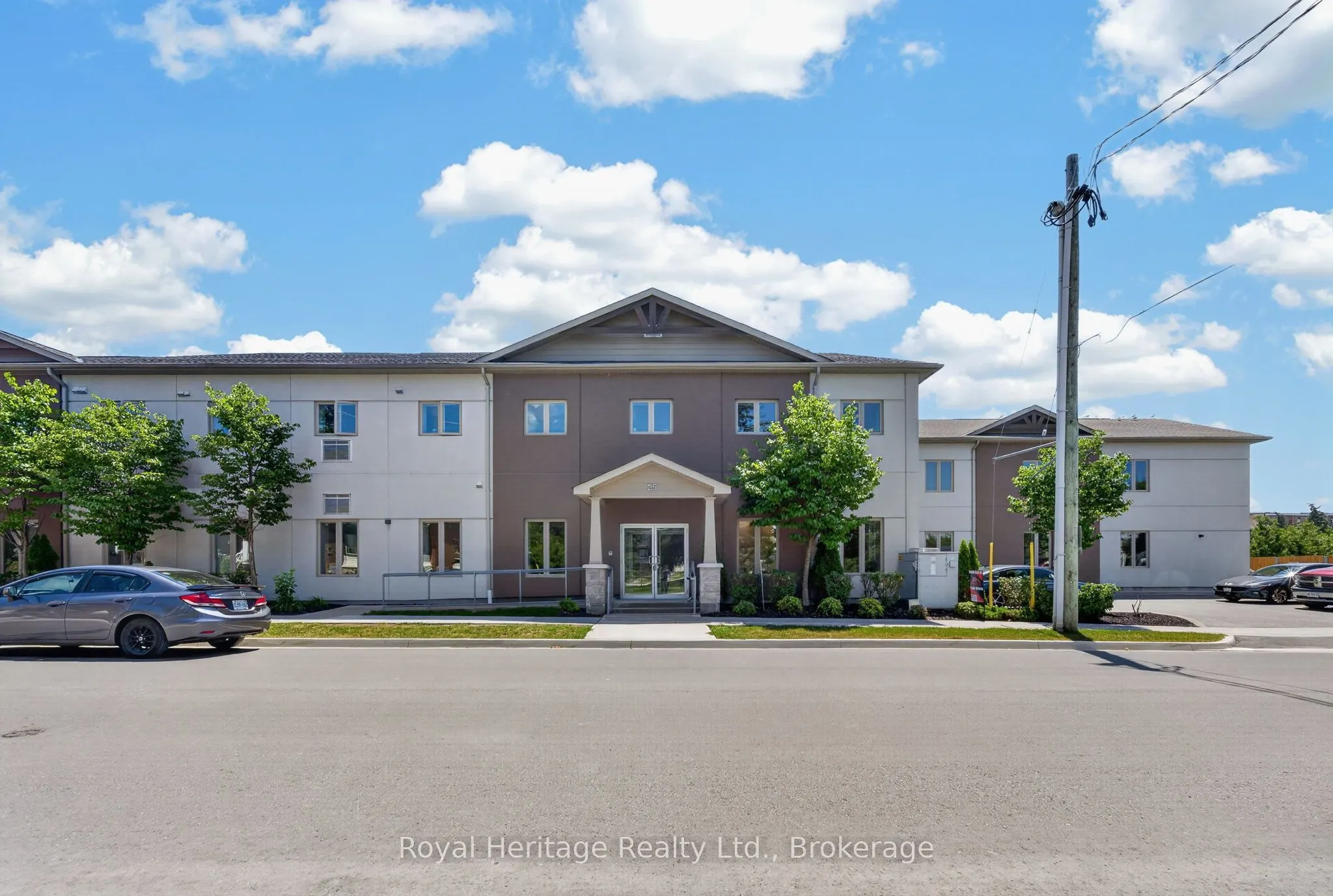 25 King Street #204