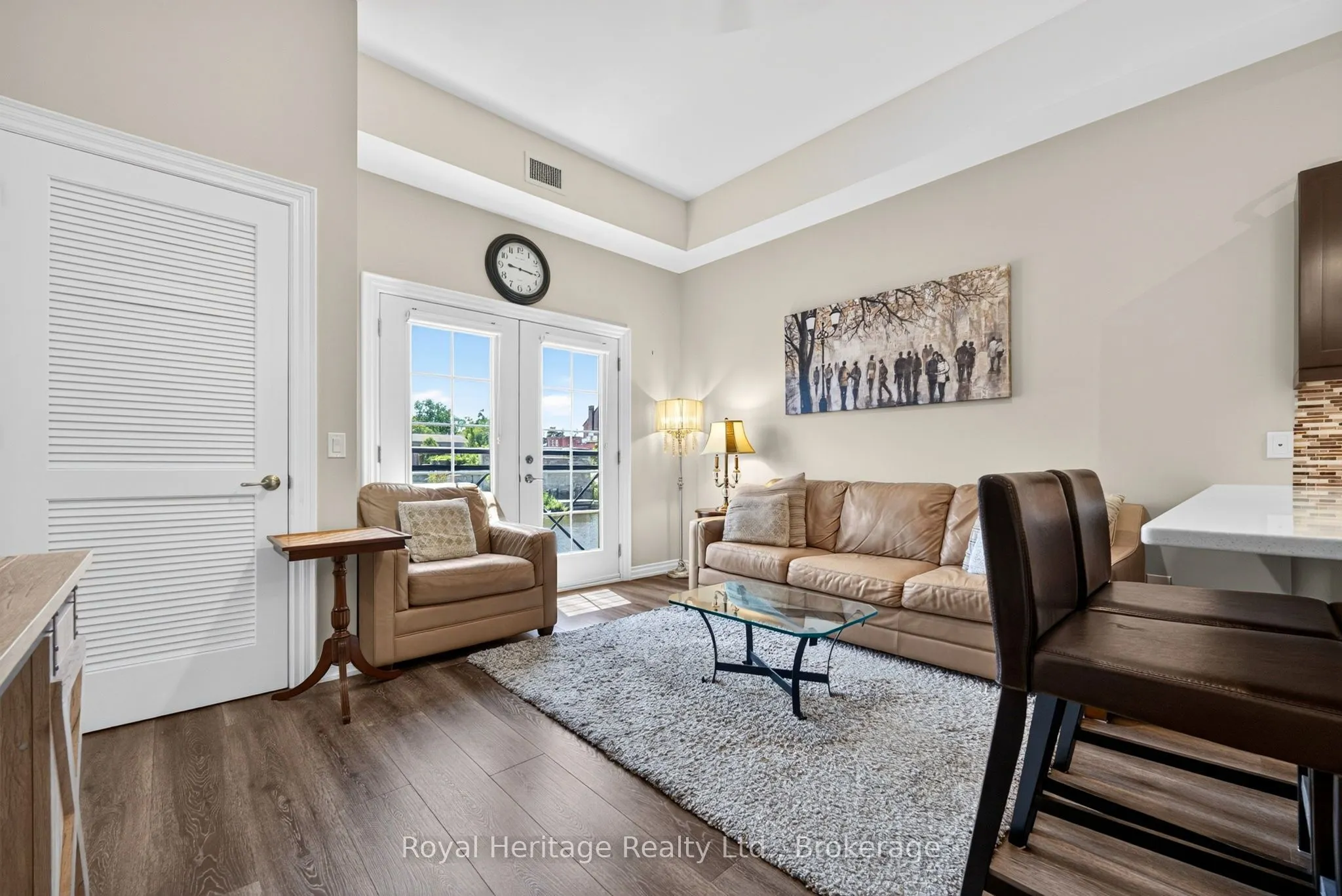 25 King Street #204
