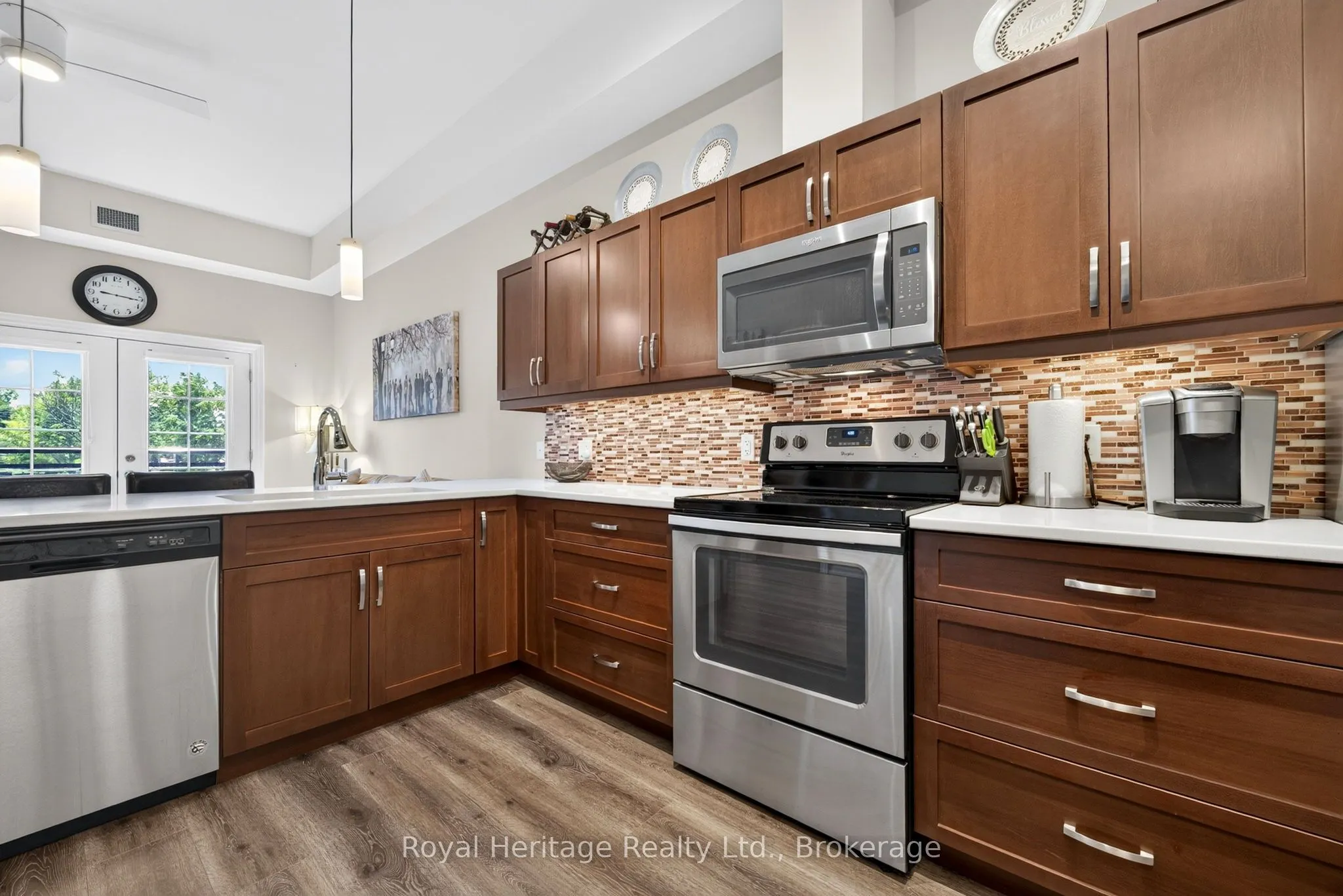 25 King Street #204