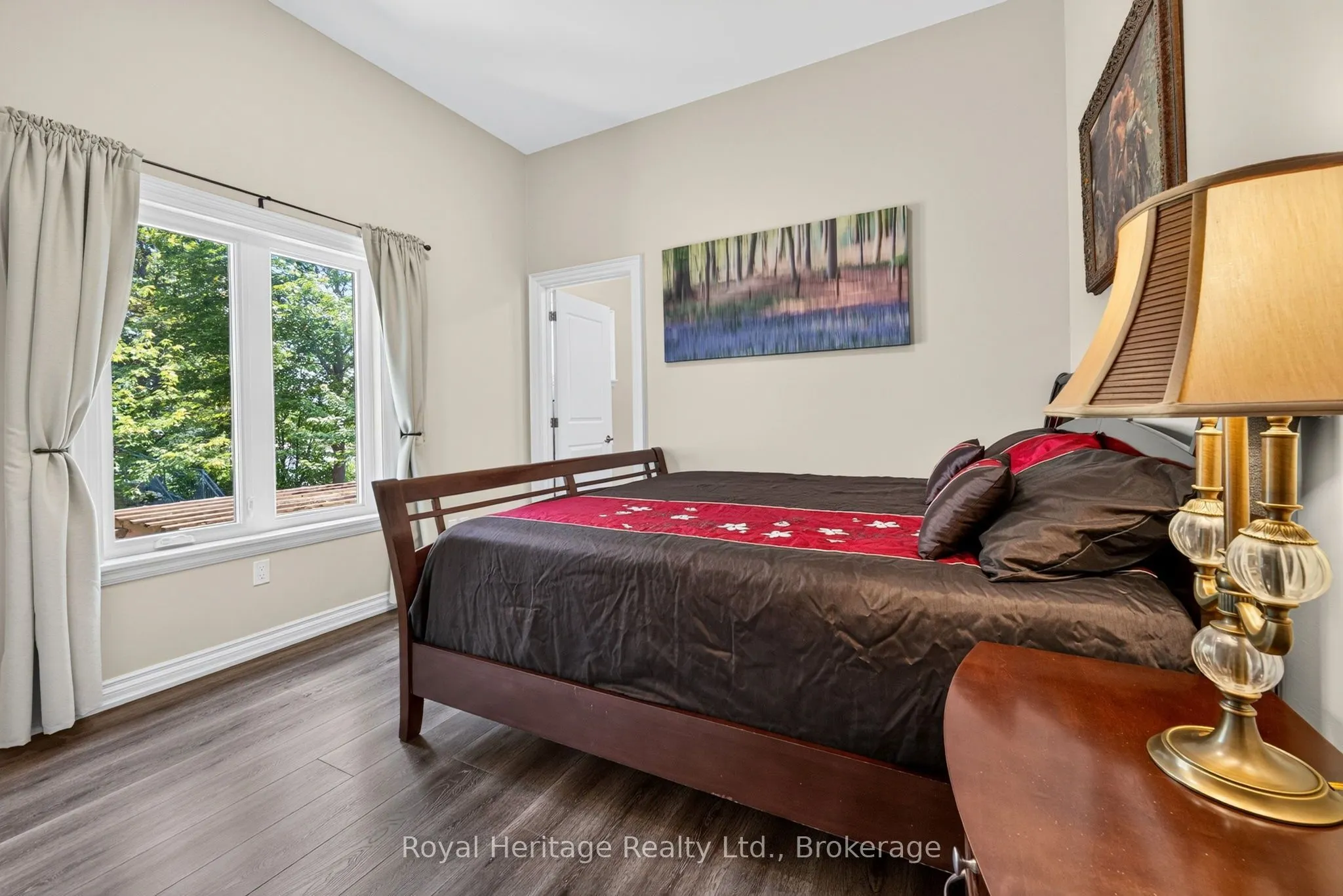 25 King Street #204