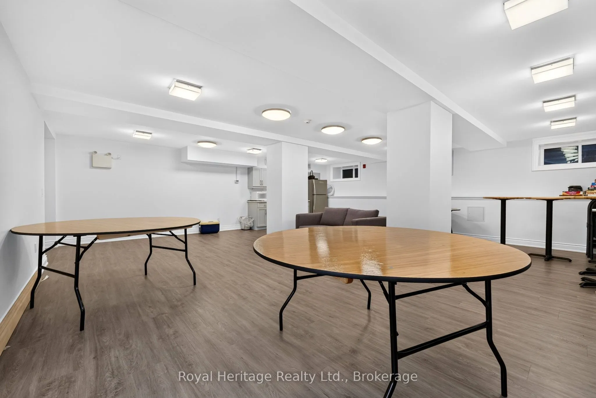 25 King Street #204