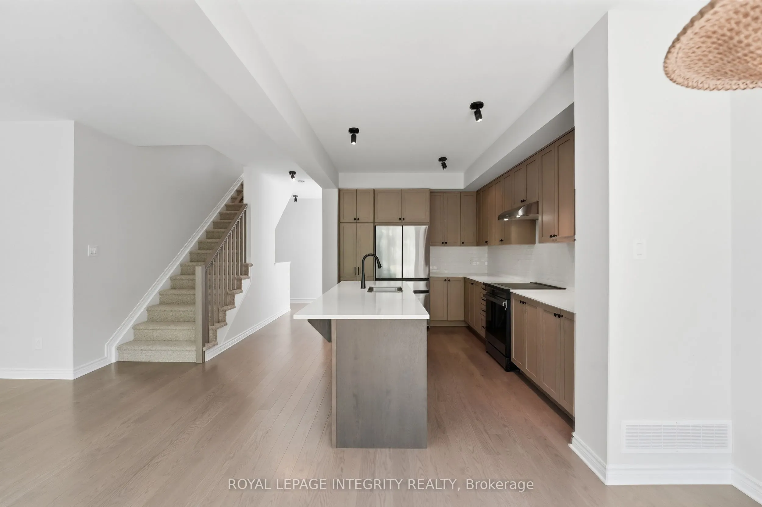 14 Academie Street