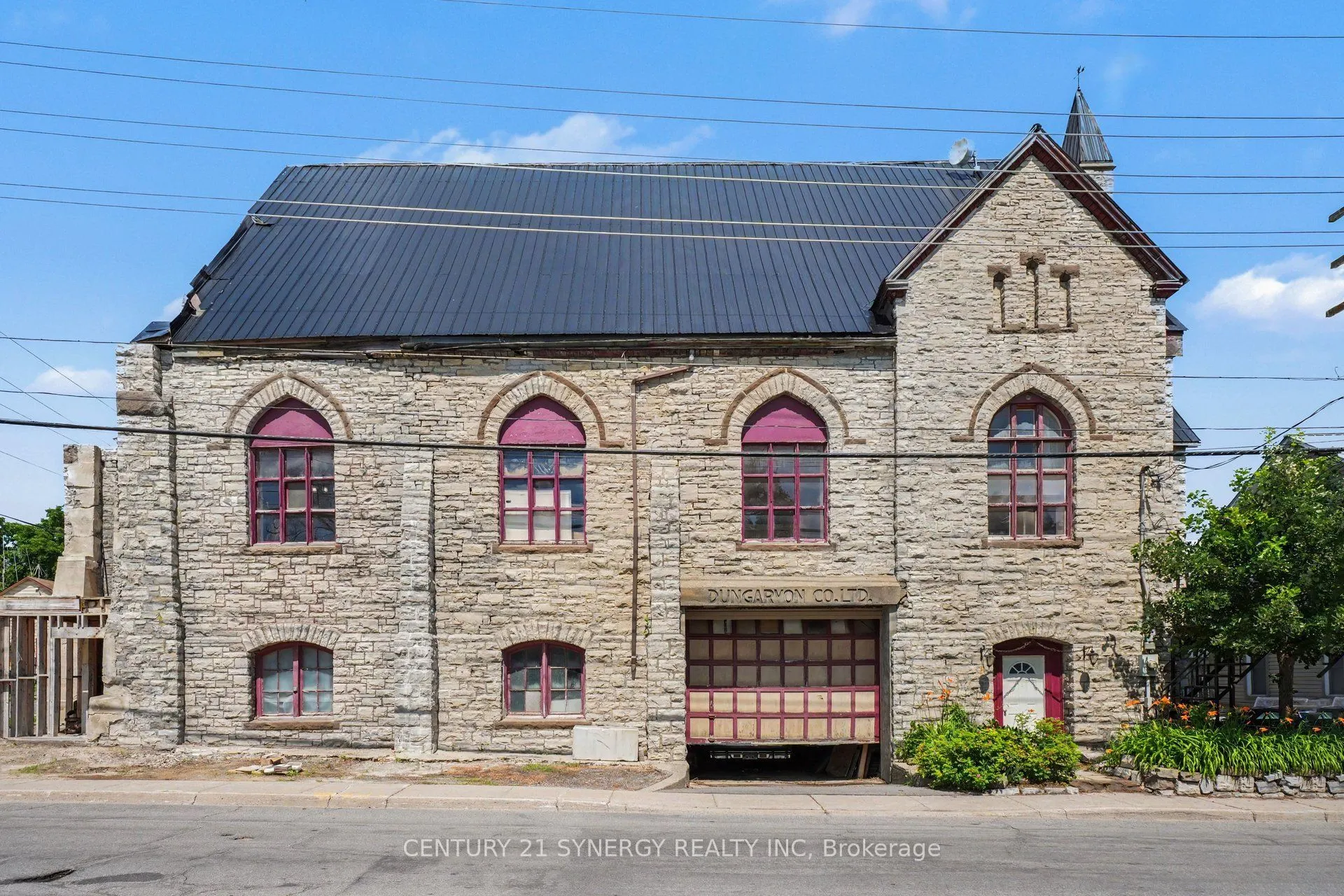 38 Main Street E