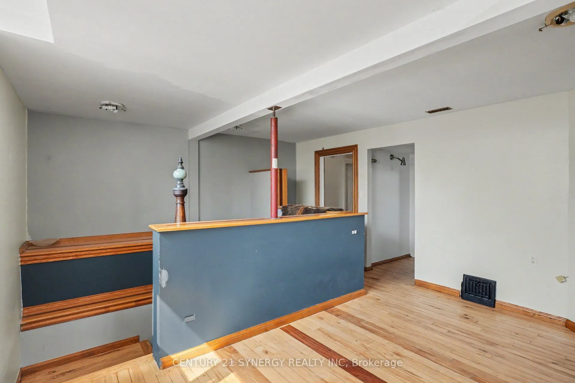 38 Main Street E