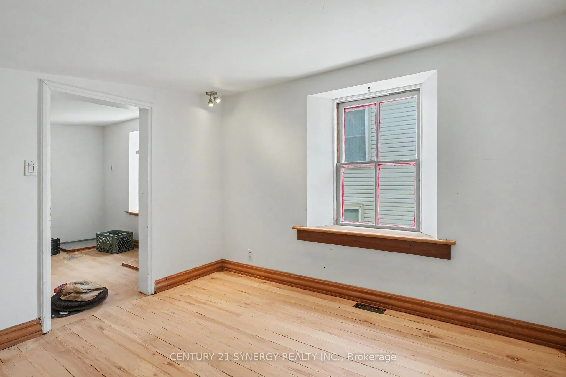 38 Main Street E