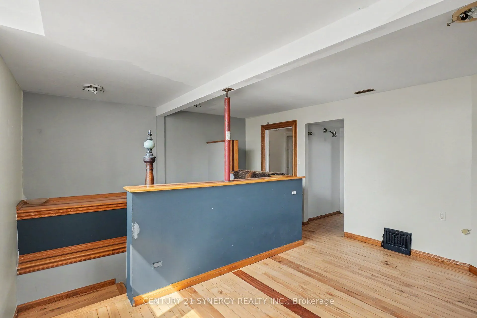 38 Main Street E