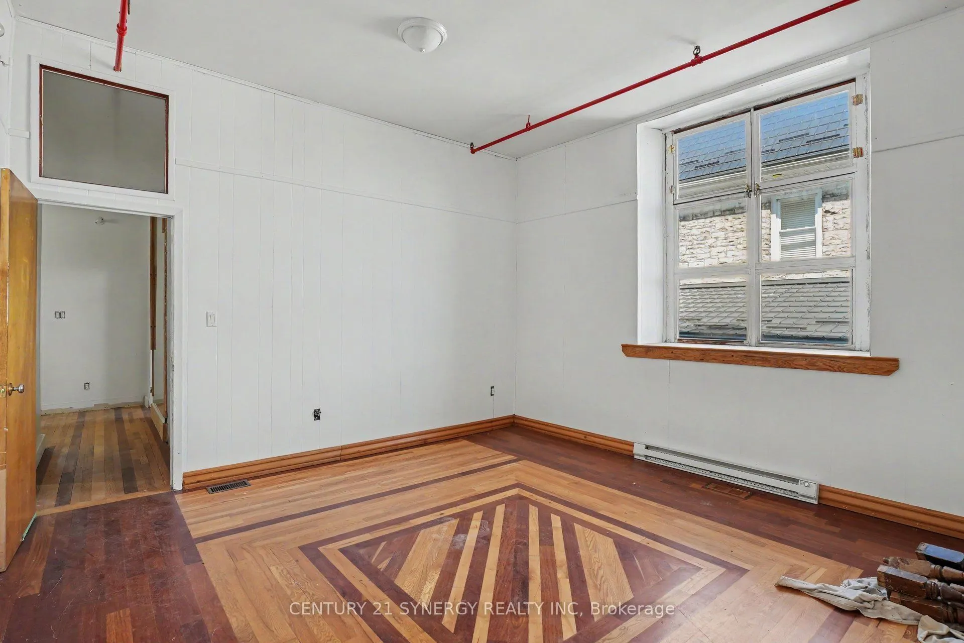 38 Main Street E