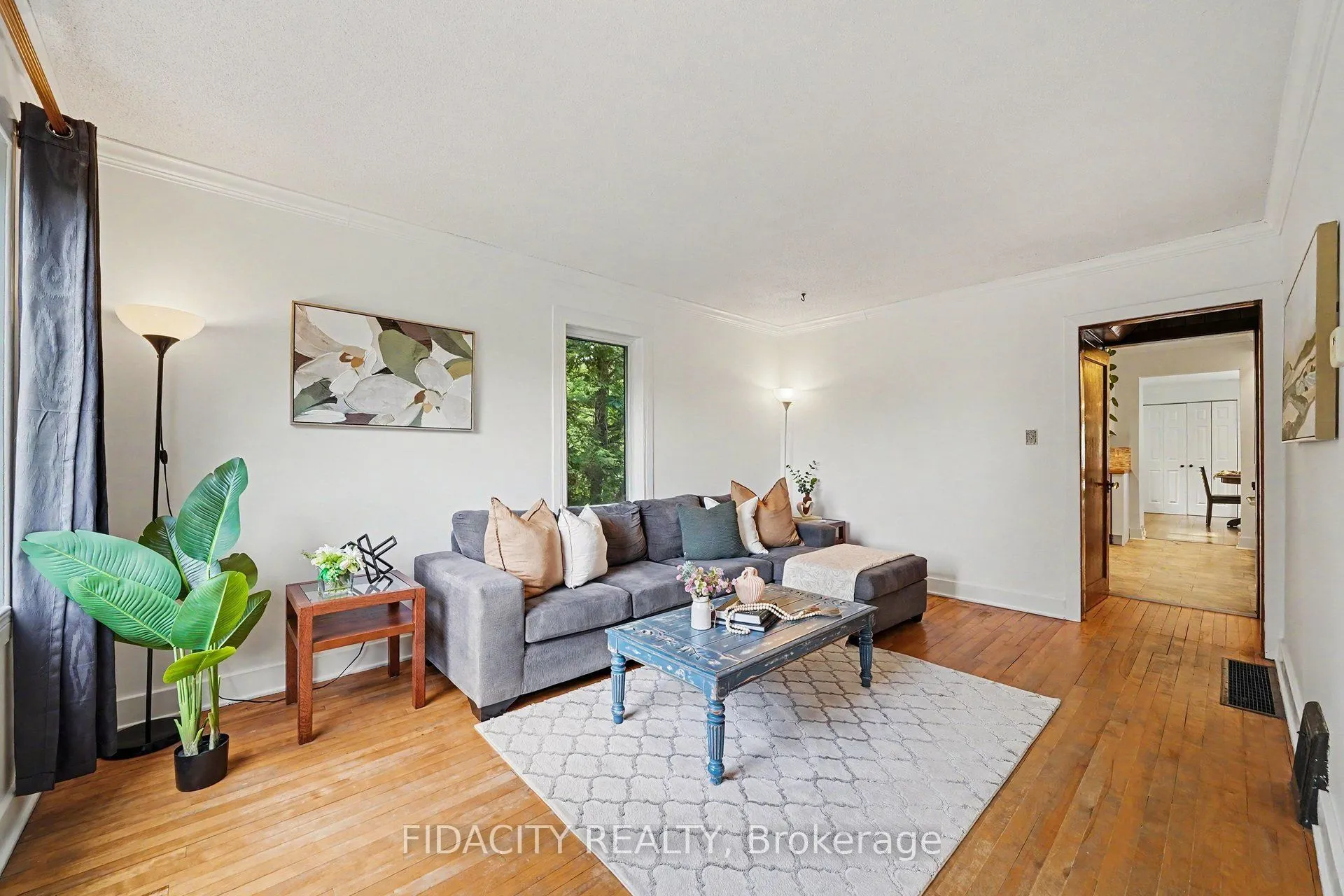 6811 Flewellyn Road