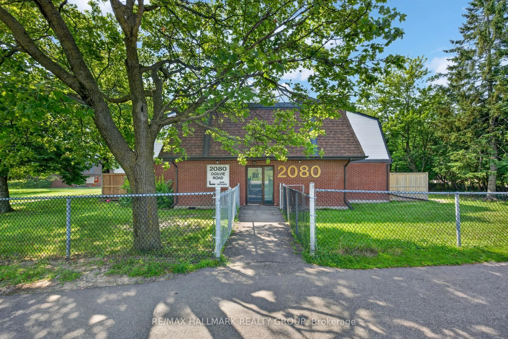 2080 Ogilvie Road #9J