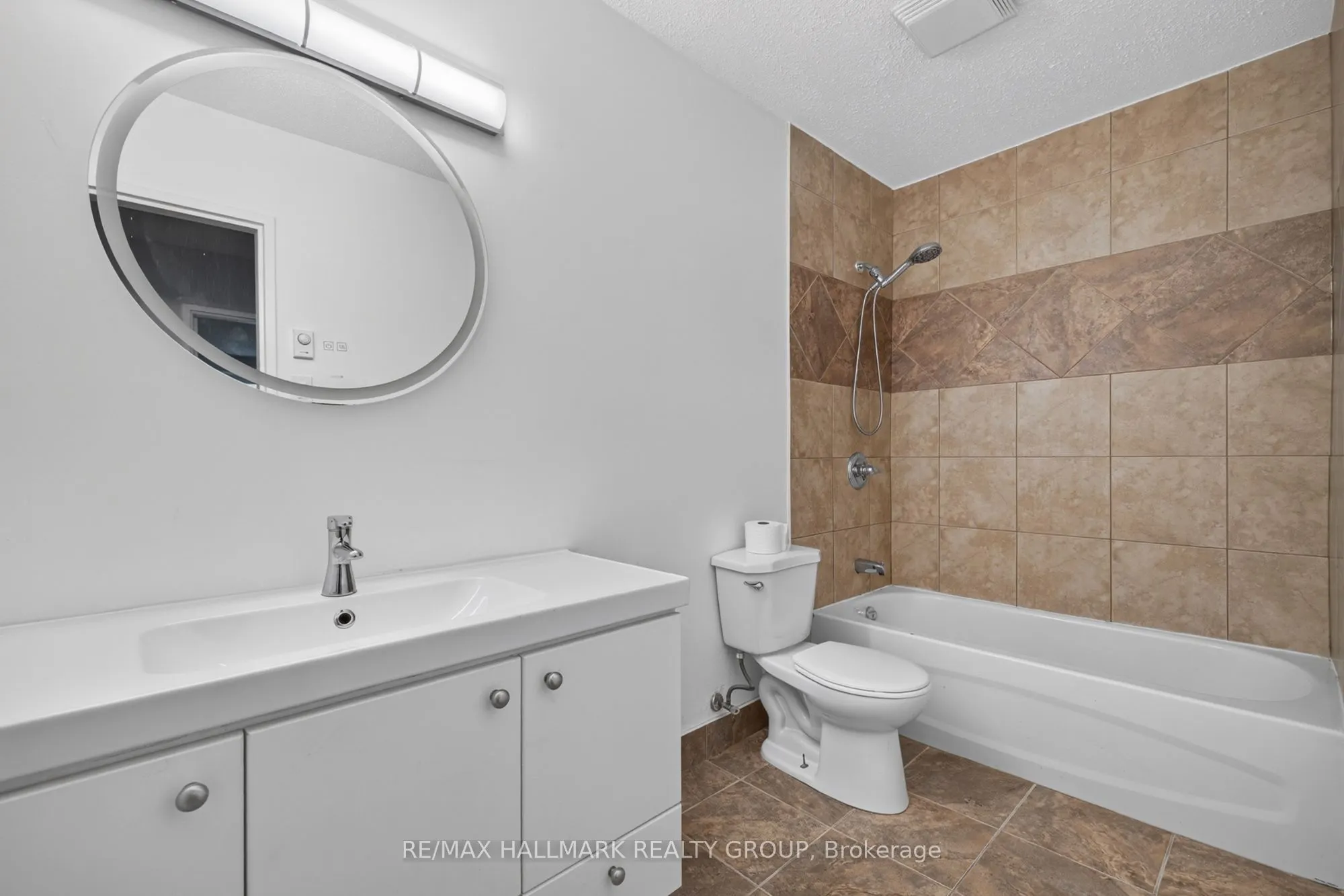 2080 Ogilvie Road #9J
