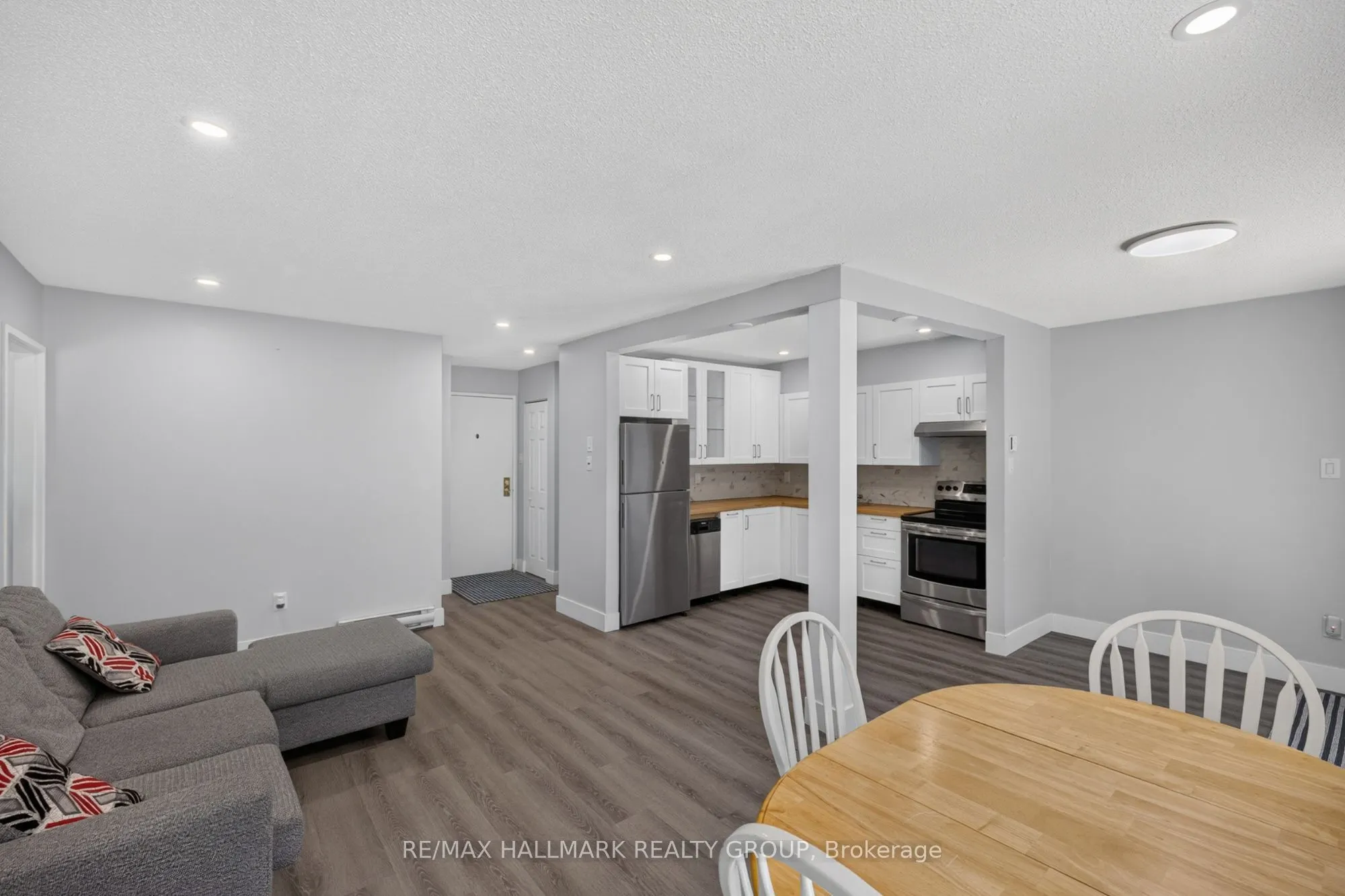 2080 Ogilvie Road #9J