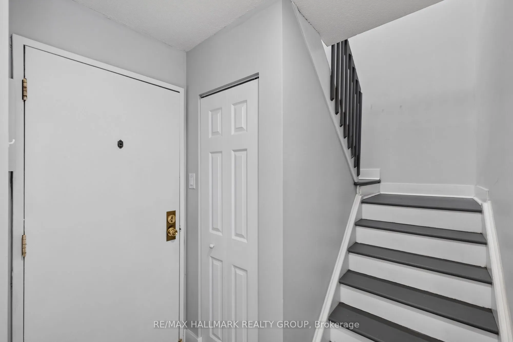 2080 Ogilvie Road #9J