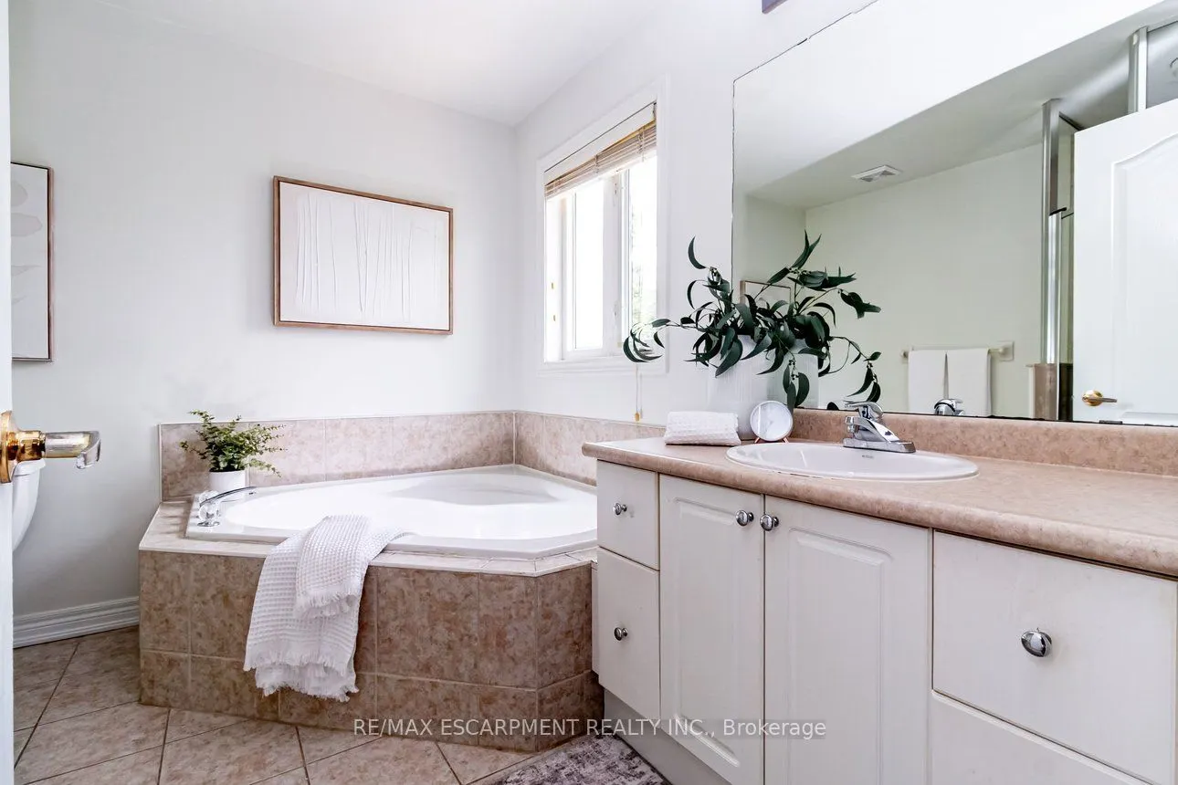 58 Peachwood Crescent
