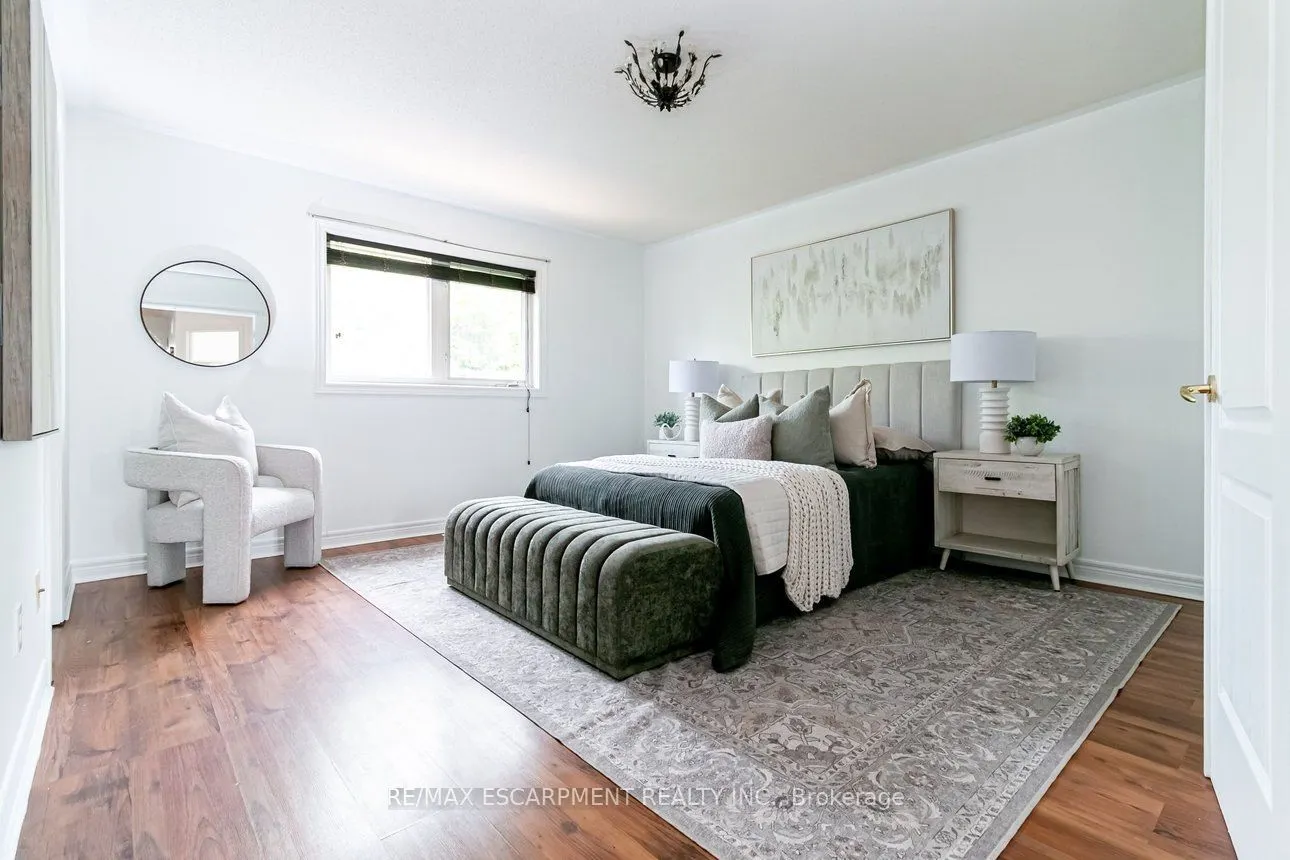 58 Peachwood Crescent