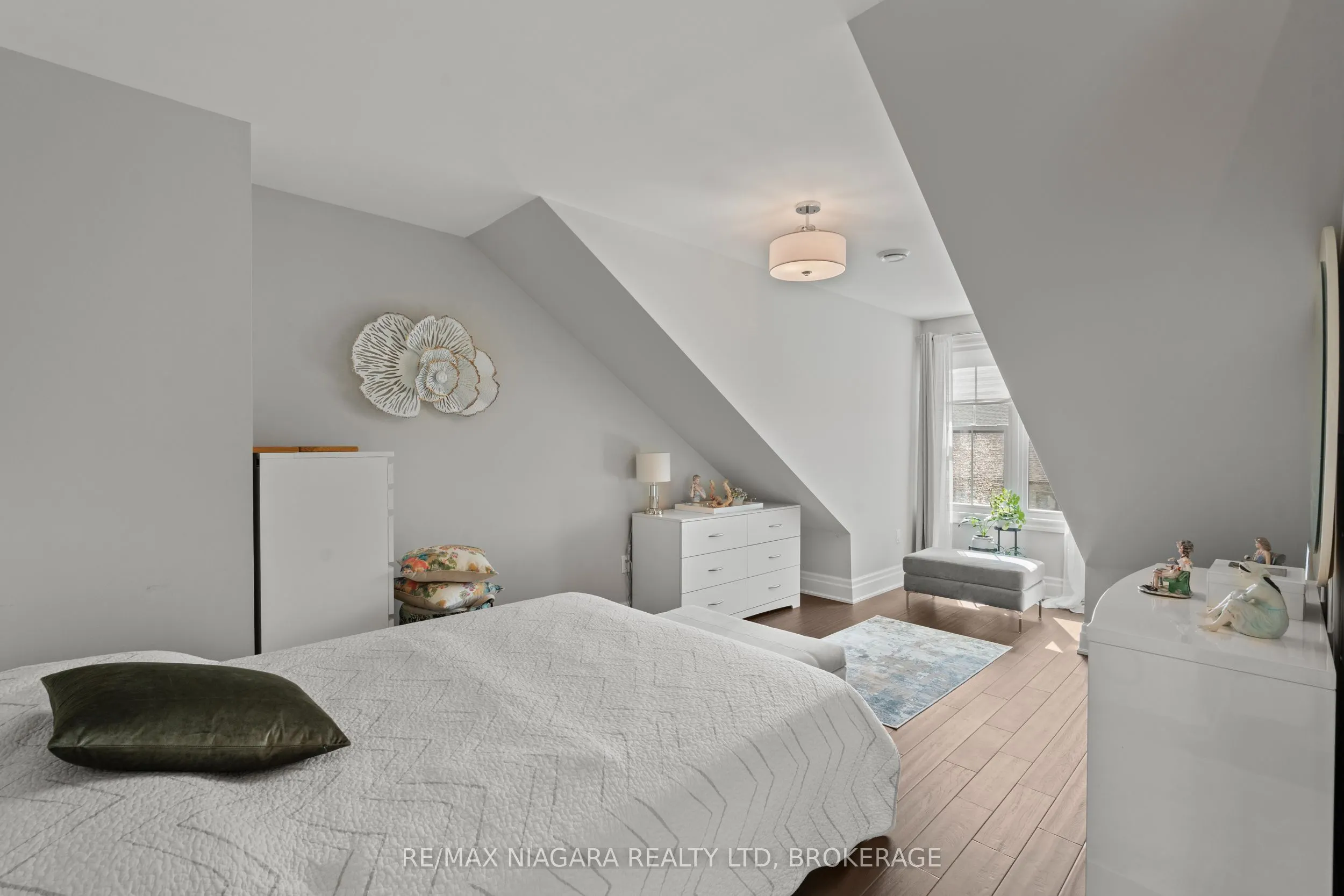 8 St. Andrews Lane S #8