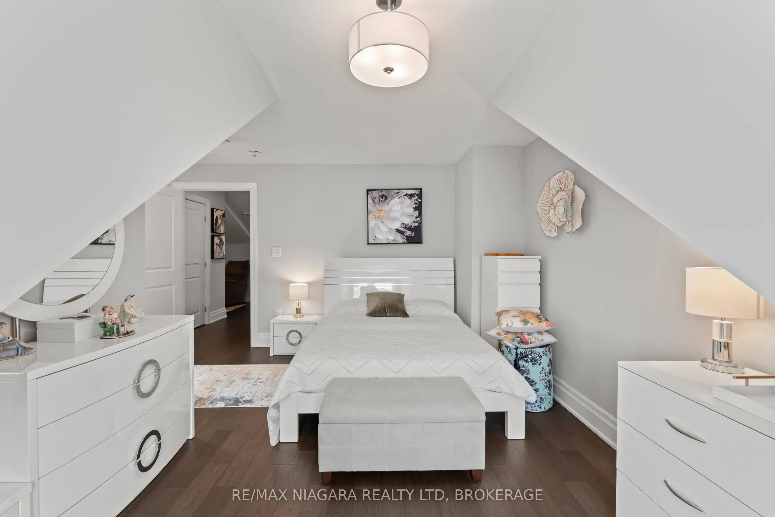 8 St. Andrews Lane S #8