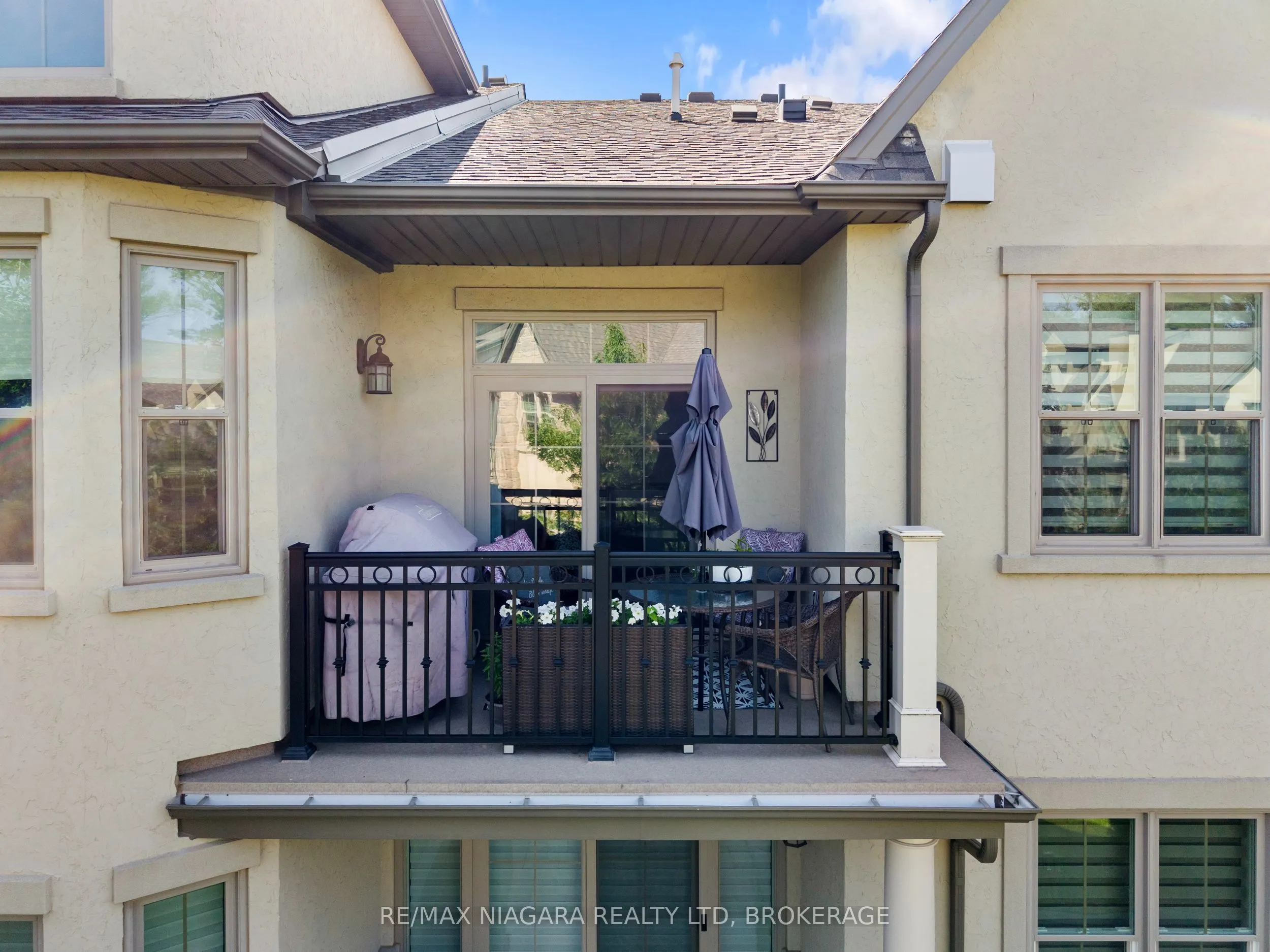 8 St. Andrews Lane S #8